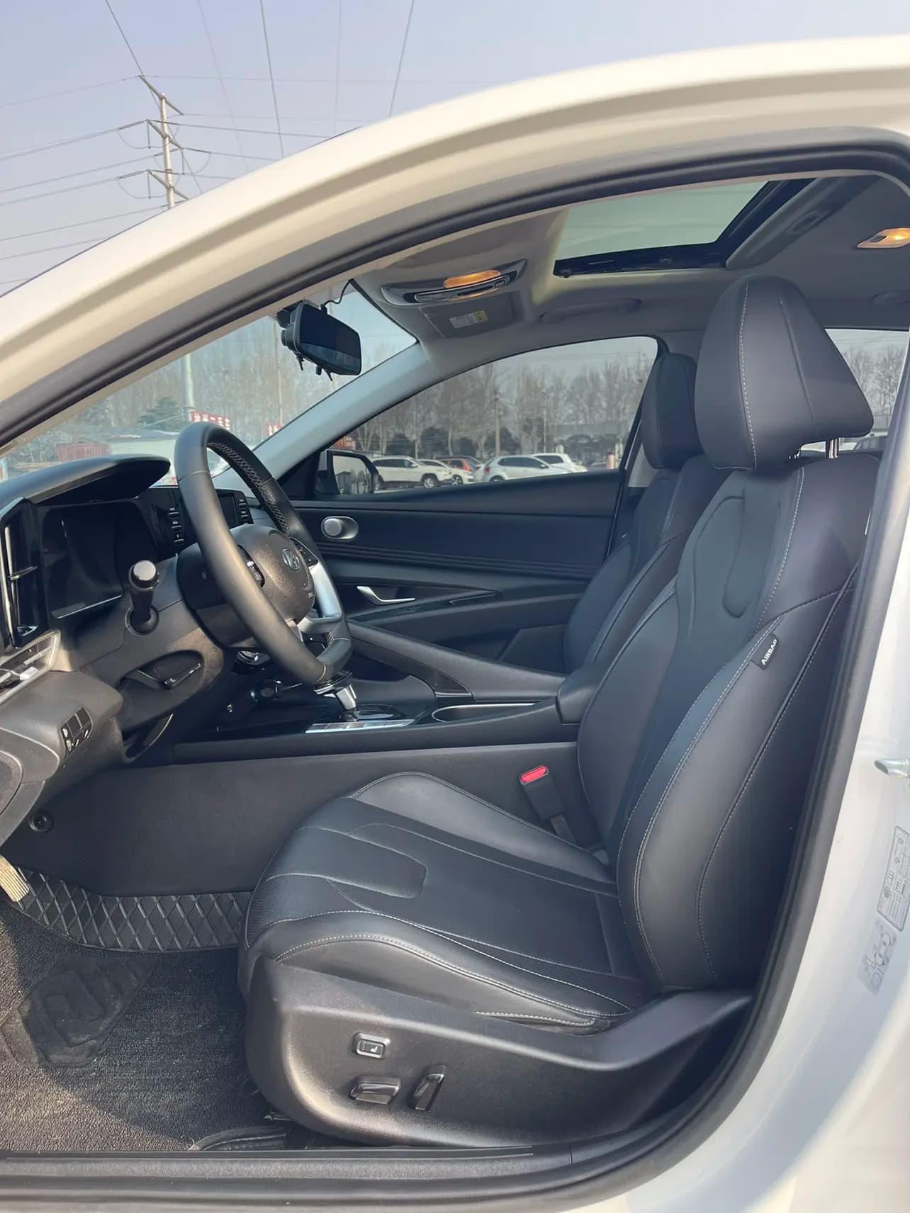 Hyundai Elantra 2022 г. 37004 км. — фото 16