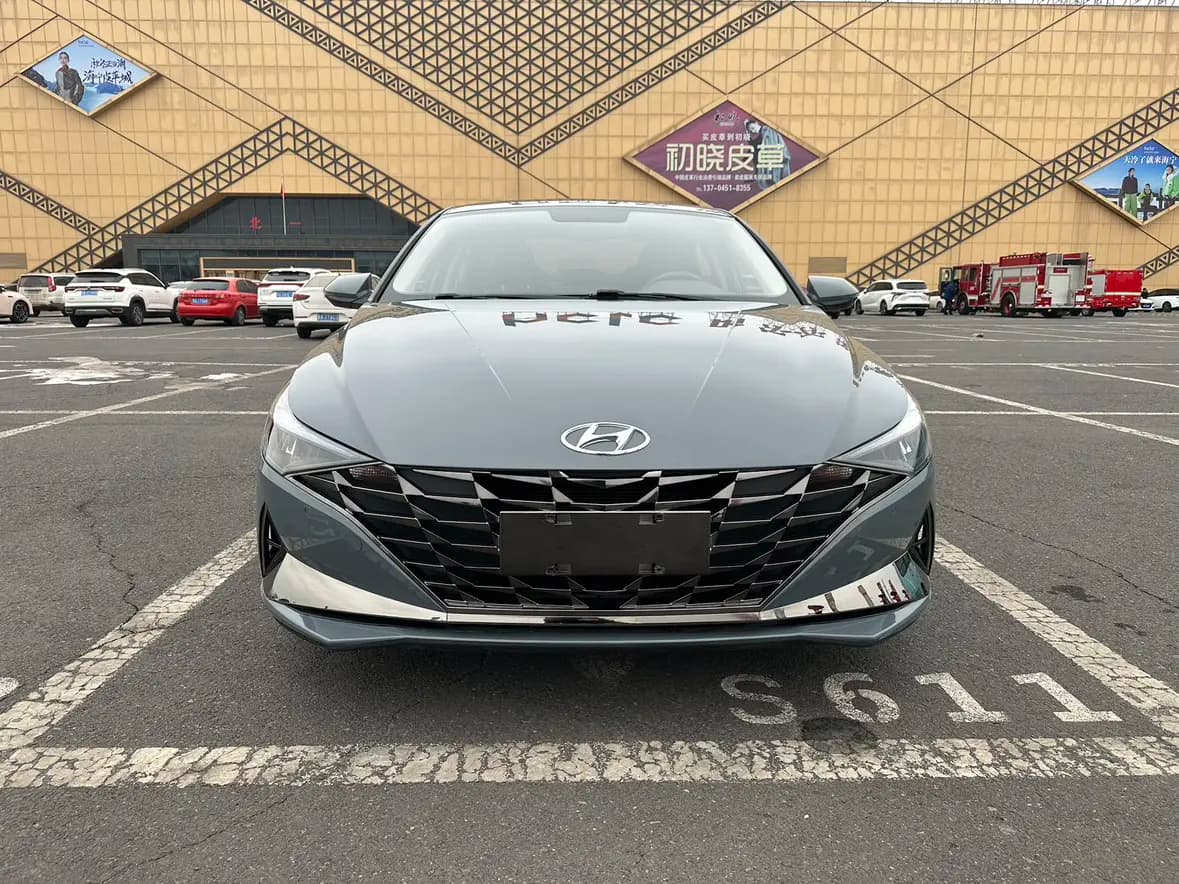 Hyundai Elantra 2022 г. 32002 км. — фото 2