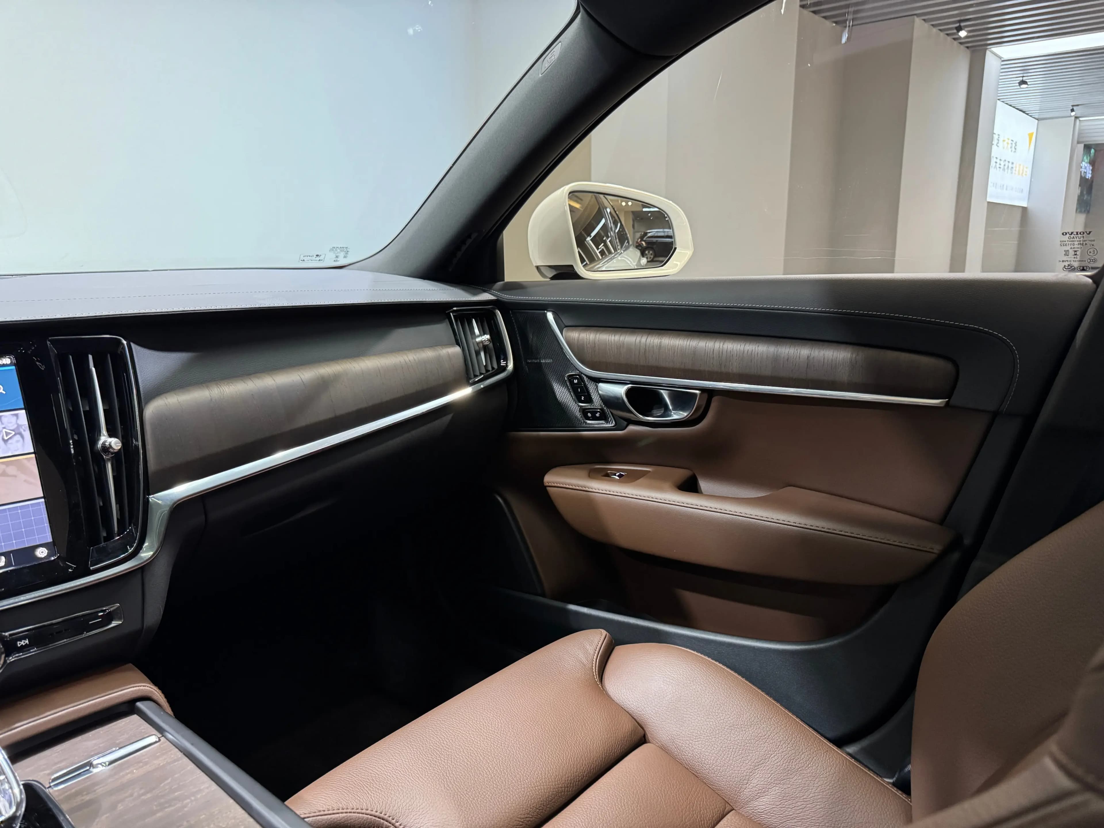 Volvo S90 2024 г. 11105 км. — фото 20