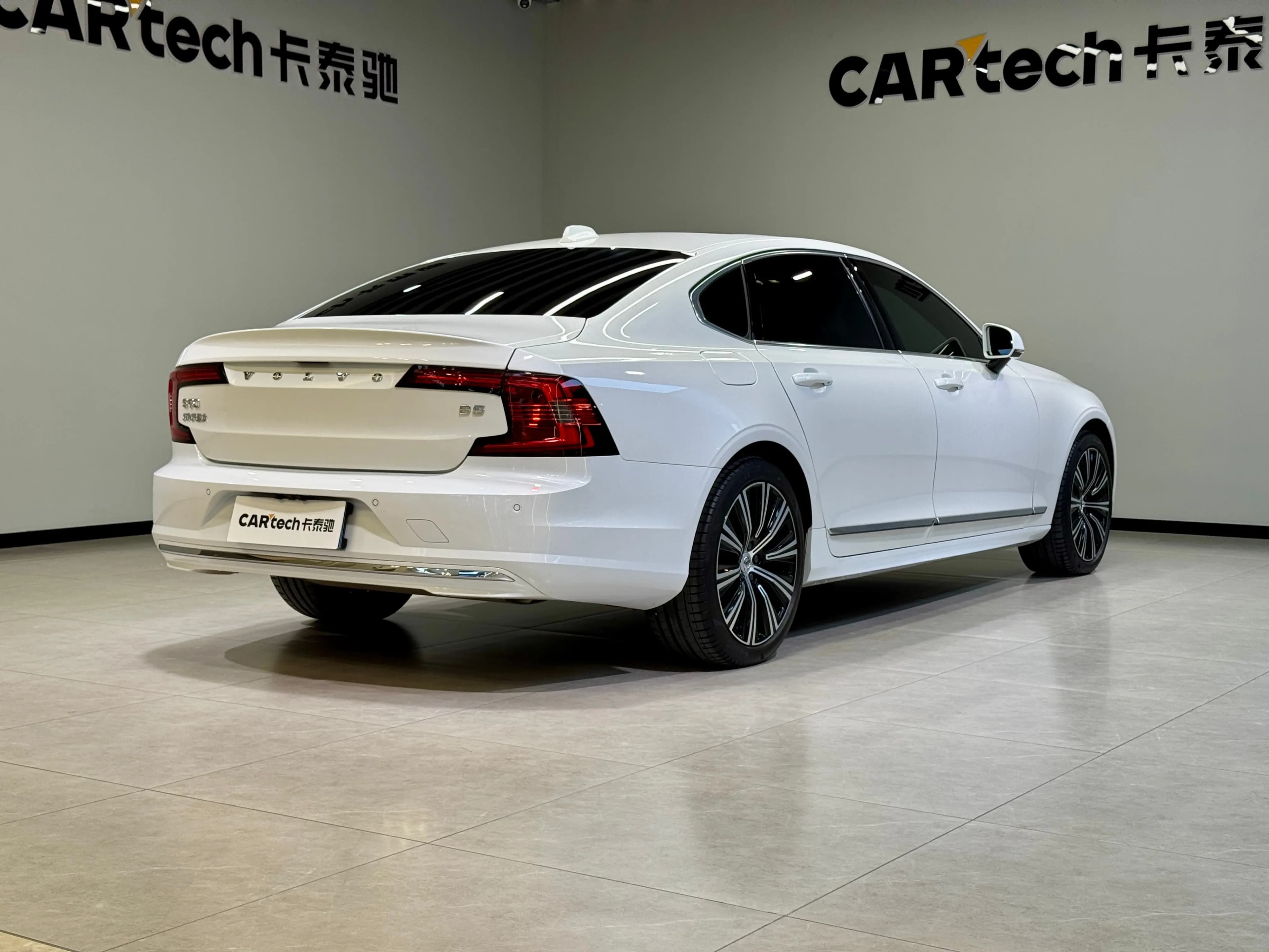 Volvo S90 2024 г. 11105 км. — фото 7
