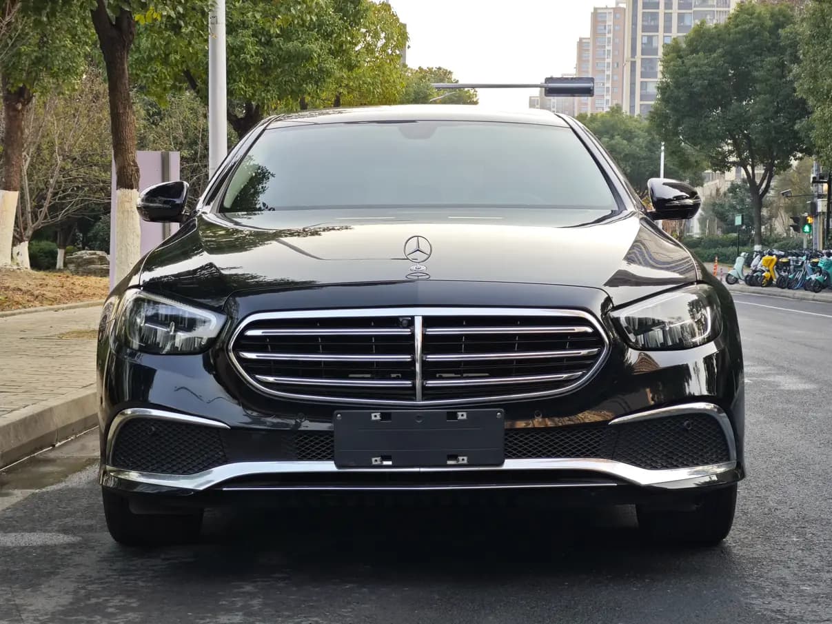 Mercedes-Benz E-Class 2021 г. 89073 км. — фото 2