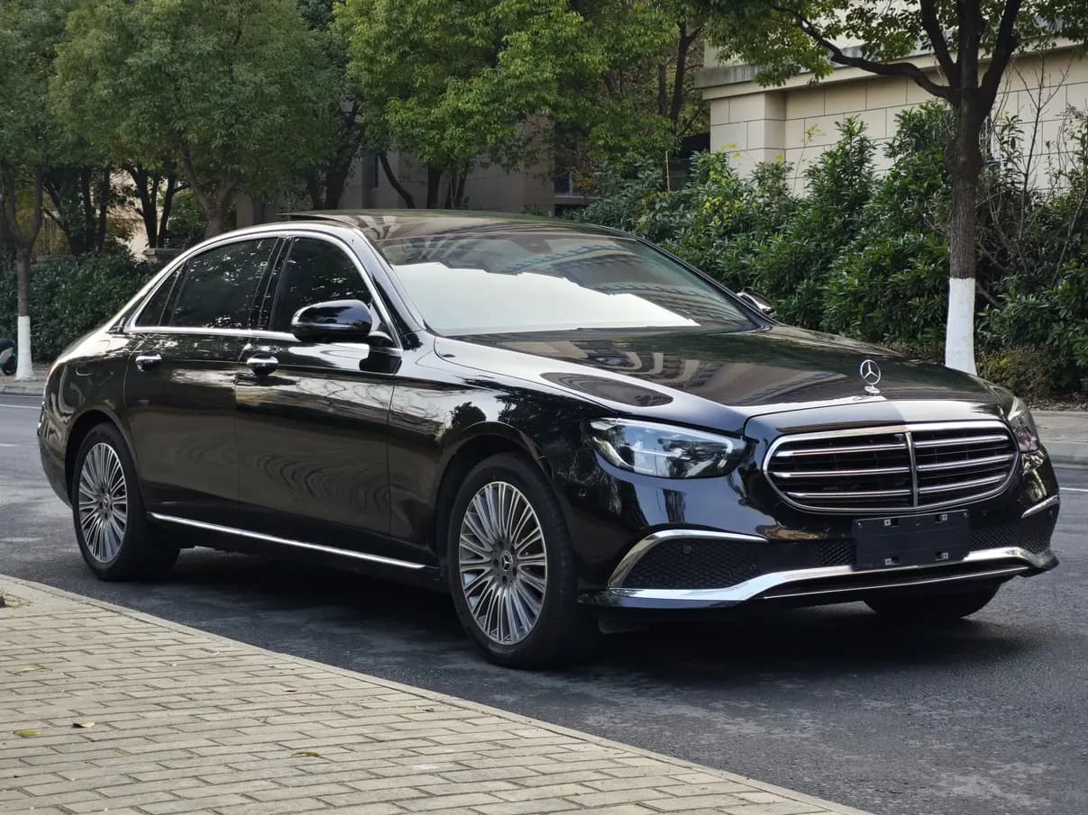 Mercedes-Benz E-Class 2021 г. 89073 км. — фото 3
