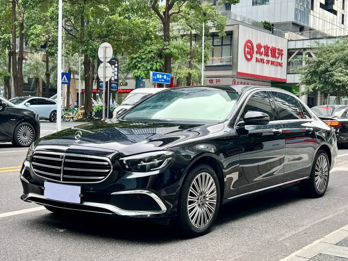 Mercedes-Benz E-Class 2022 г. 43111 км.