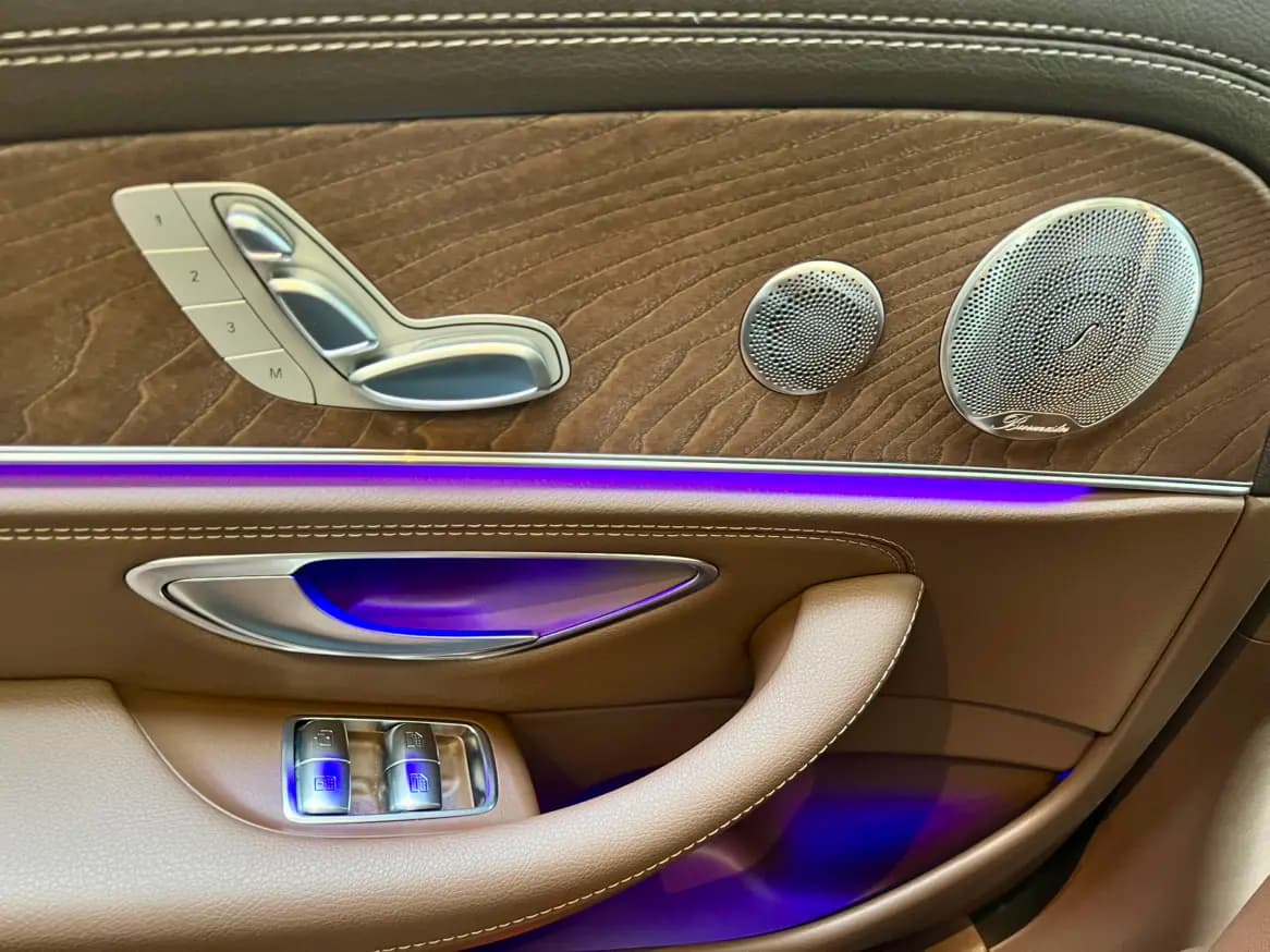 Mercedes-Benz E-Class 2022 г. 43111 км. — фото 19