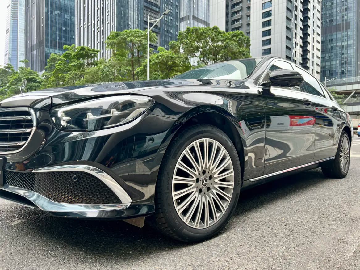 Mercedes-Benz E-Class 2022 г. 43111 км. — фото 4
