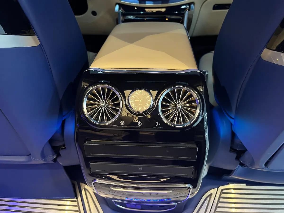 Mercedes-Benz Vito 2023 г. 36088 км. — фото 9