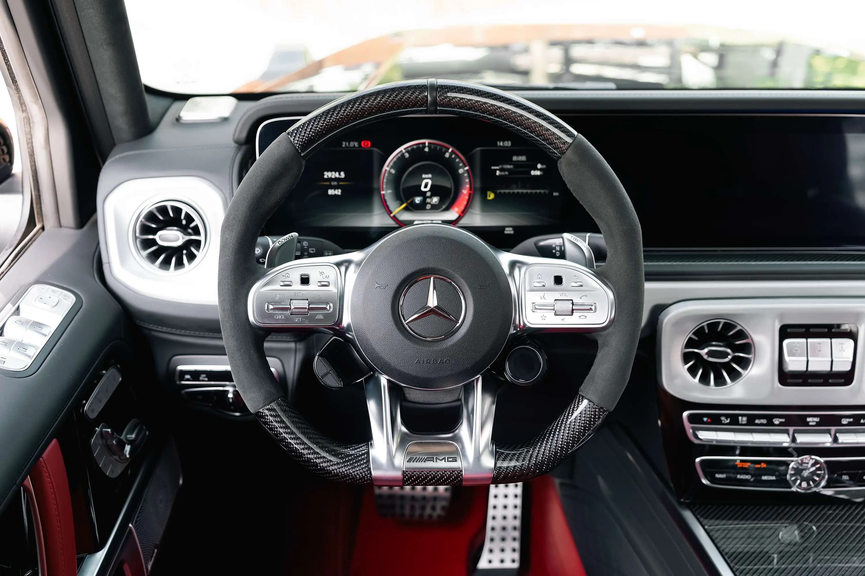 Mercedes-Benz G-Class AMG 2024 г. 8628 км. — фото 17