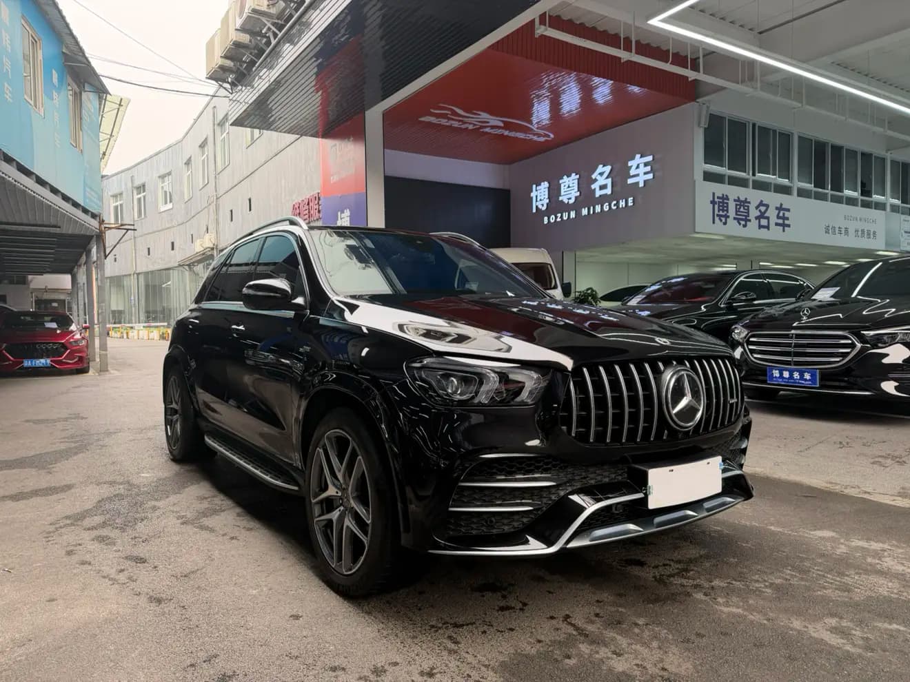 Mercedes-Benz GLE AMG 2023 г. 37043 км. — фото 3