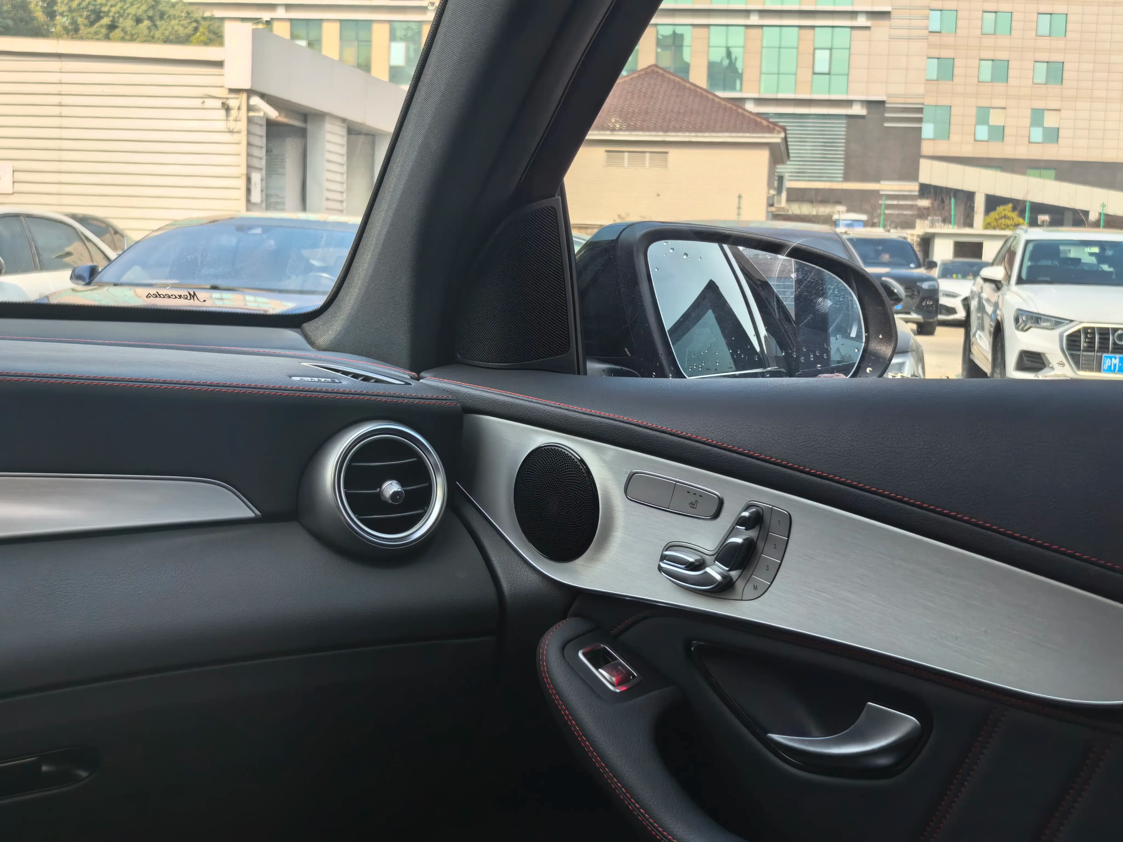 Mercedes-Benz GLC AMG 2023 г. 10066 км. — фото 13