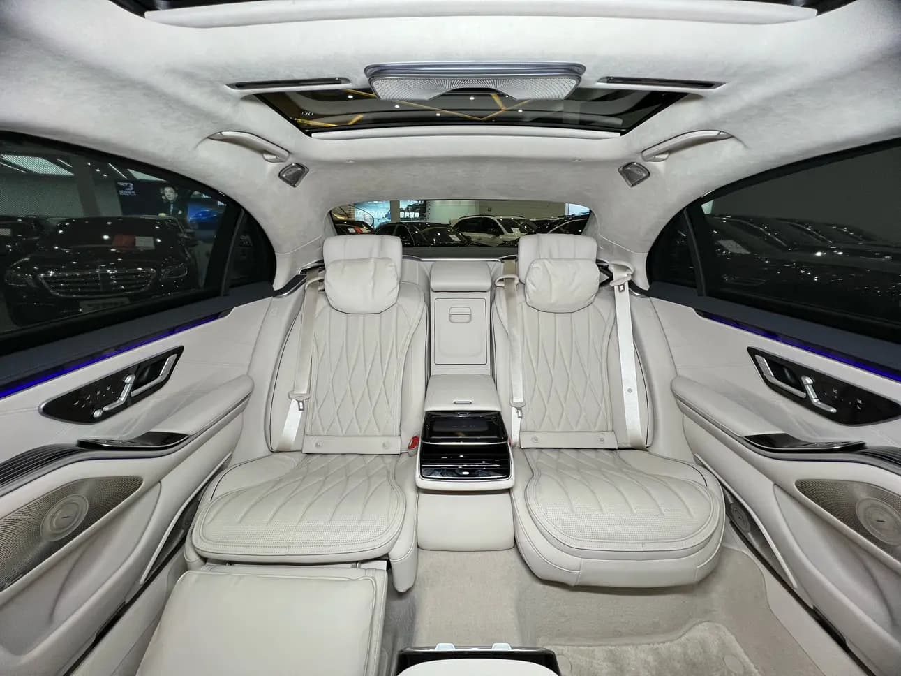 Mercedes-Benz S-Class AMG PHEV 2024 г. 8009 км. — фото 10