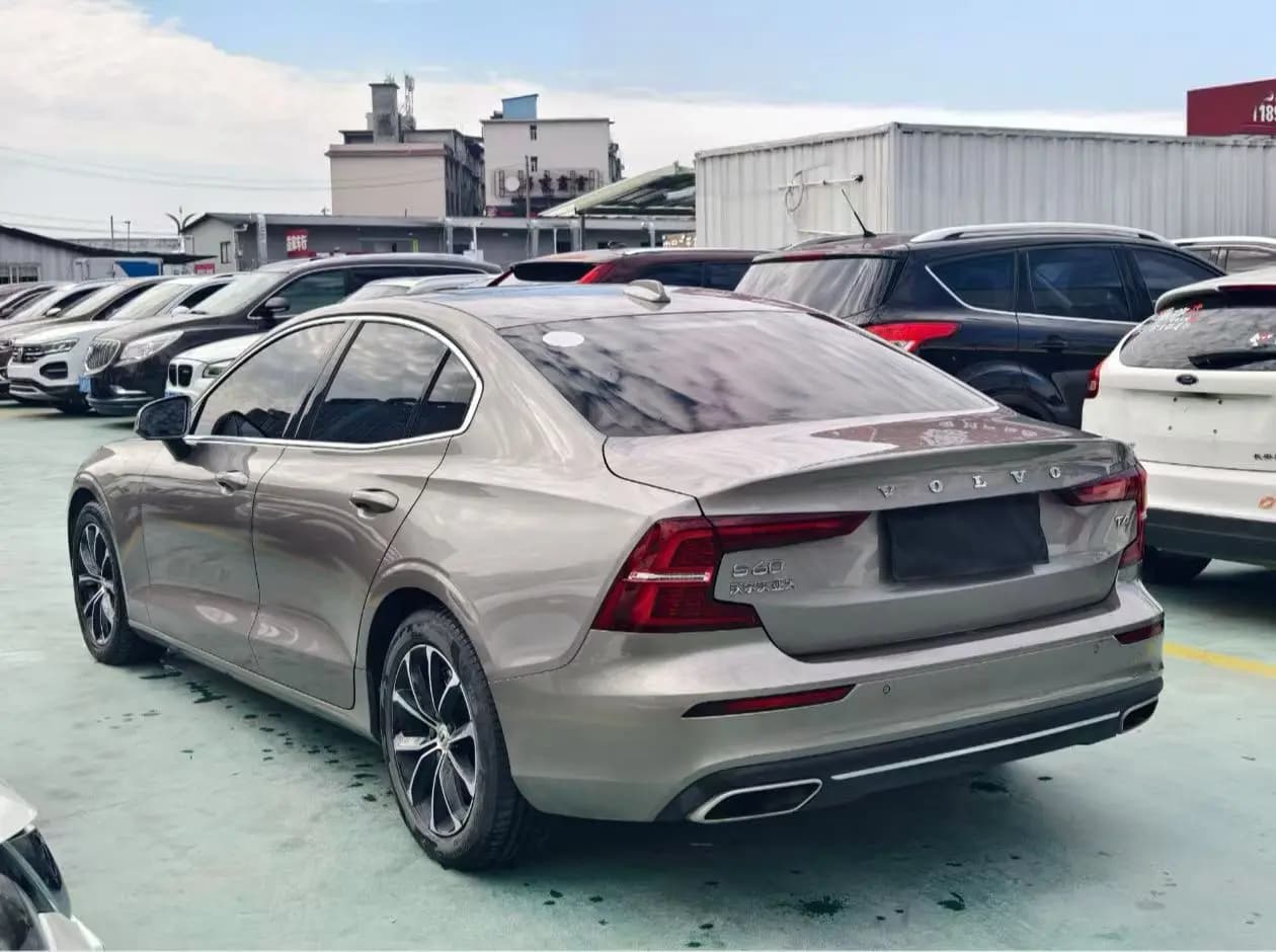 Volvo S60 2021 г. 67089 км. — фото 4