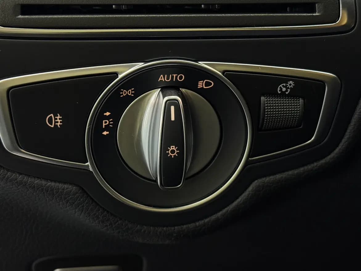 Mercedes-Benz GLC 2021 г. 44798 км. — фото 16