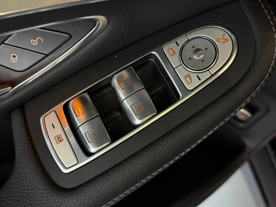 Mercedes-Benz GLC 2021 г. 44798 км. — фото 22