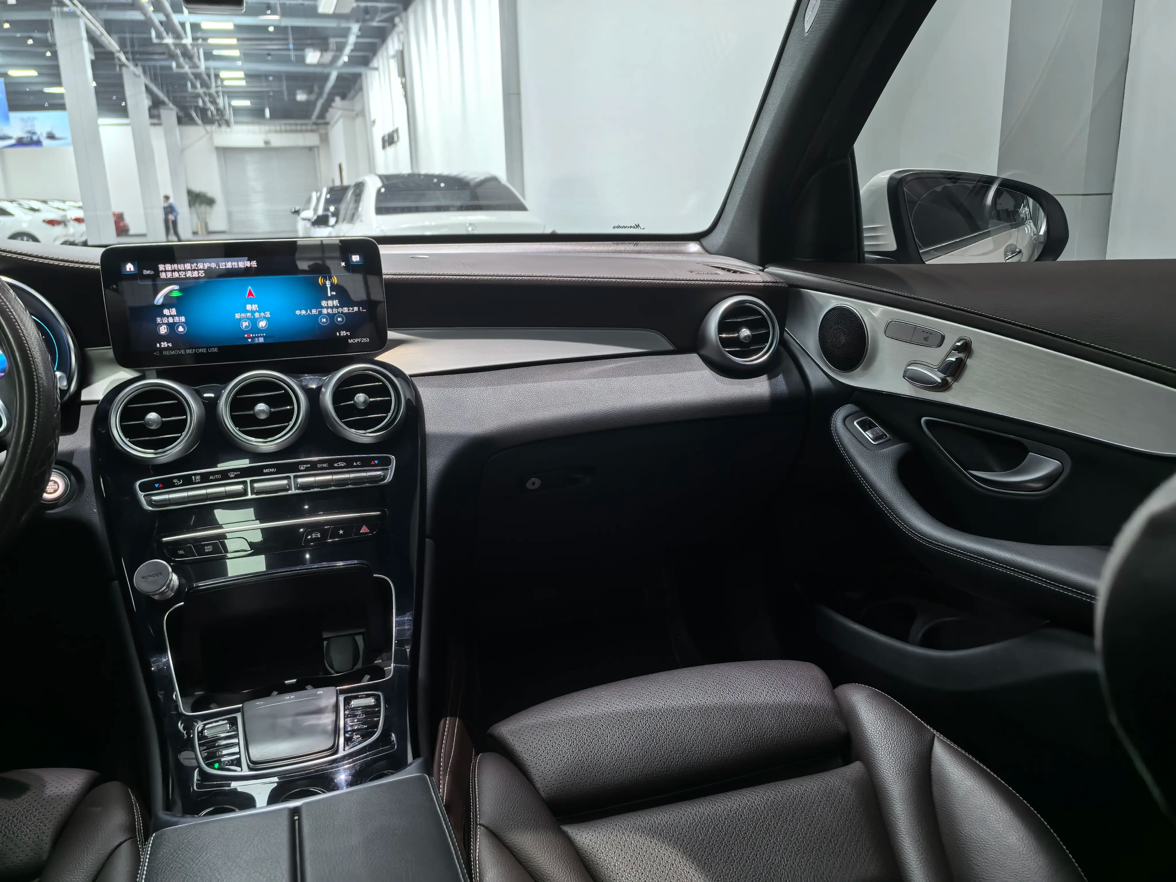 Mercedes-Benz GLC 2022 г. 55095 км. — фото 11