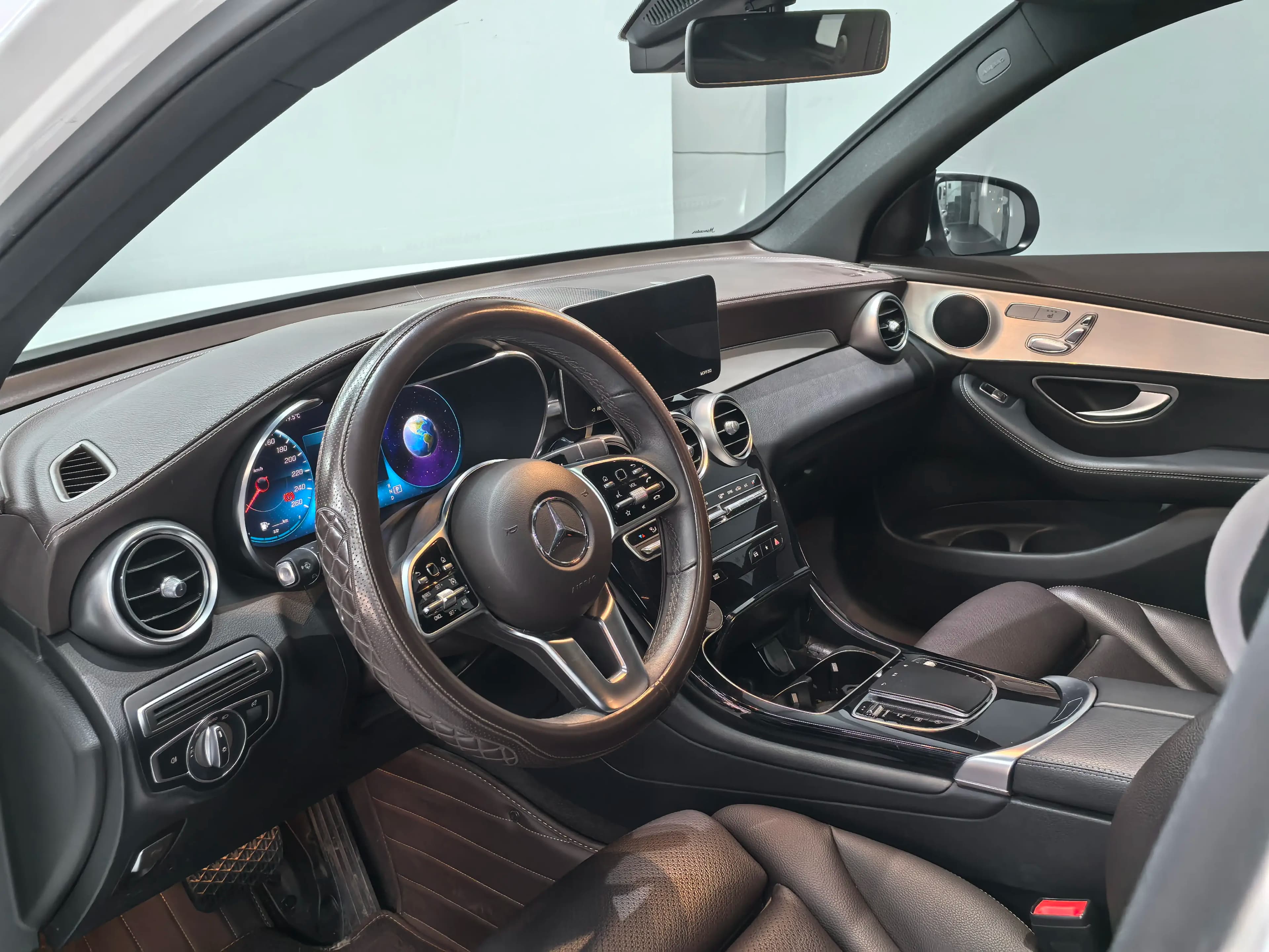 Mercedes-Benz GLC 2022 г. 55095 км. — фото 10