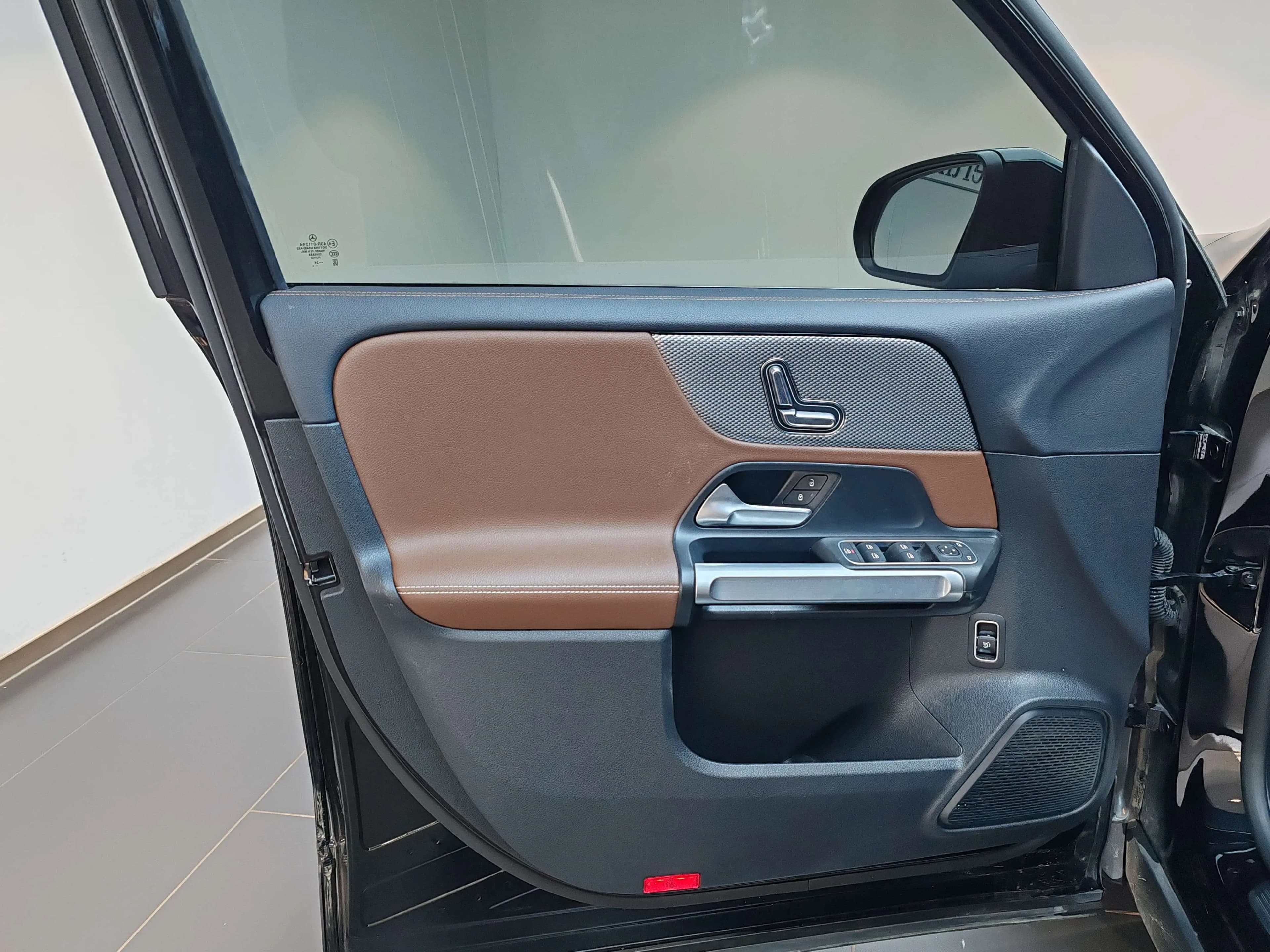 Mercedes-Benz GLB 2025 г. 27436 км. — фото 12