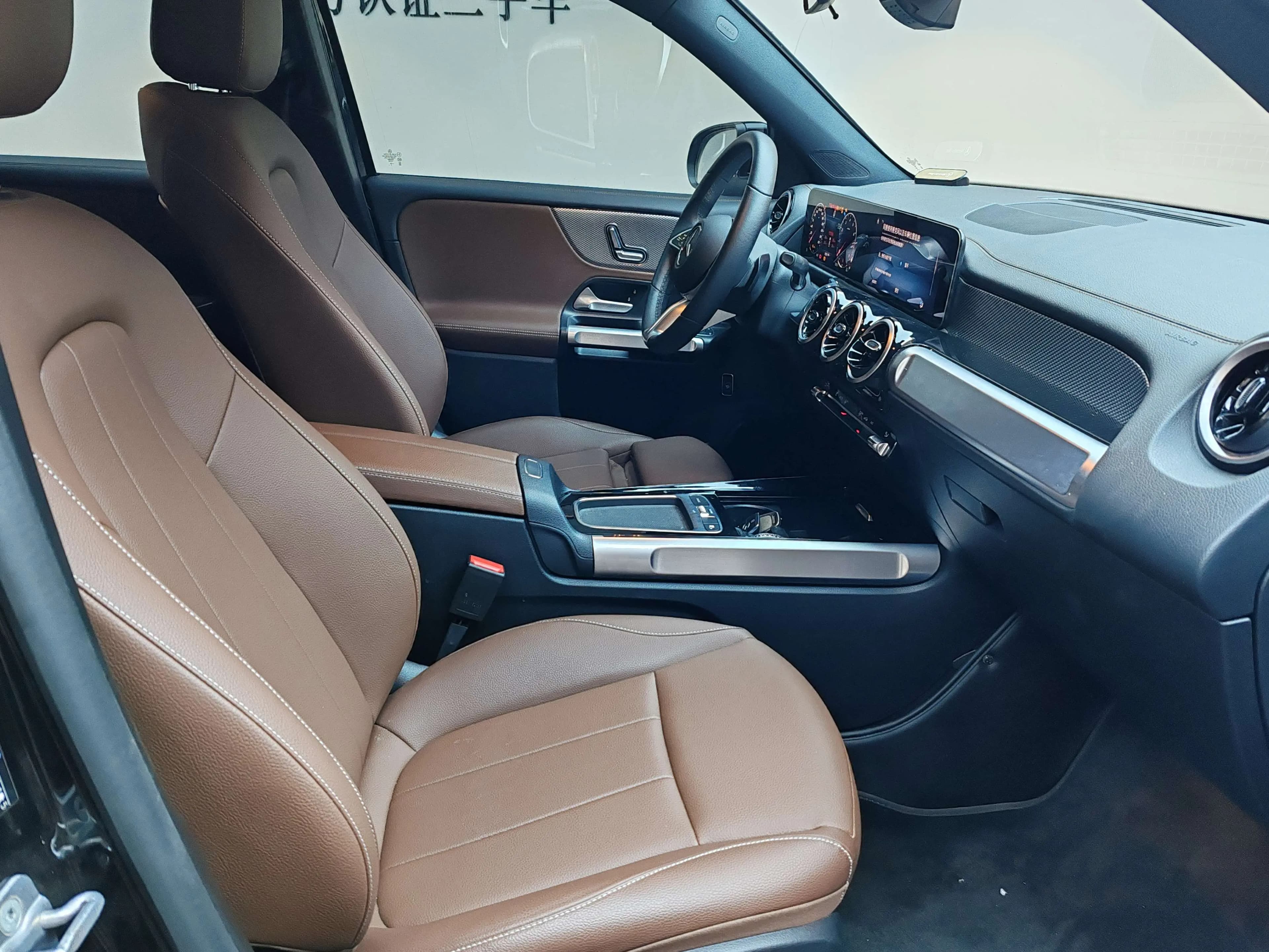 Mercedes-Benz GLB 2025 г. 27436 км. — фото 14