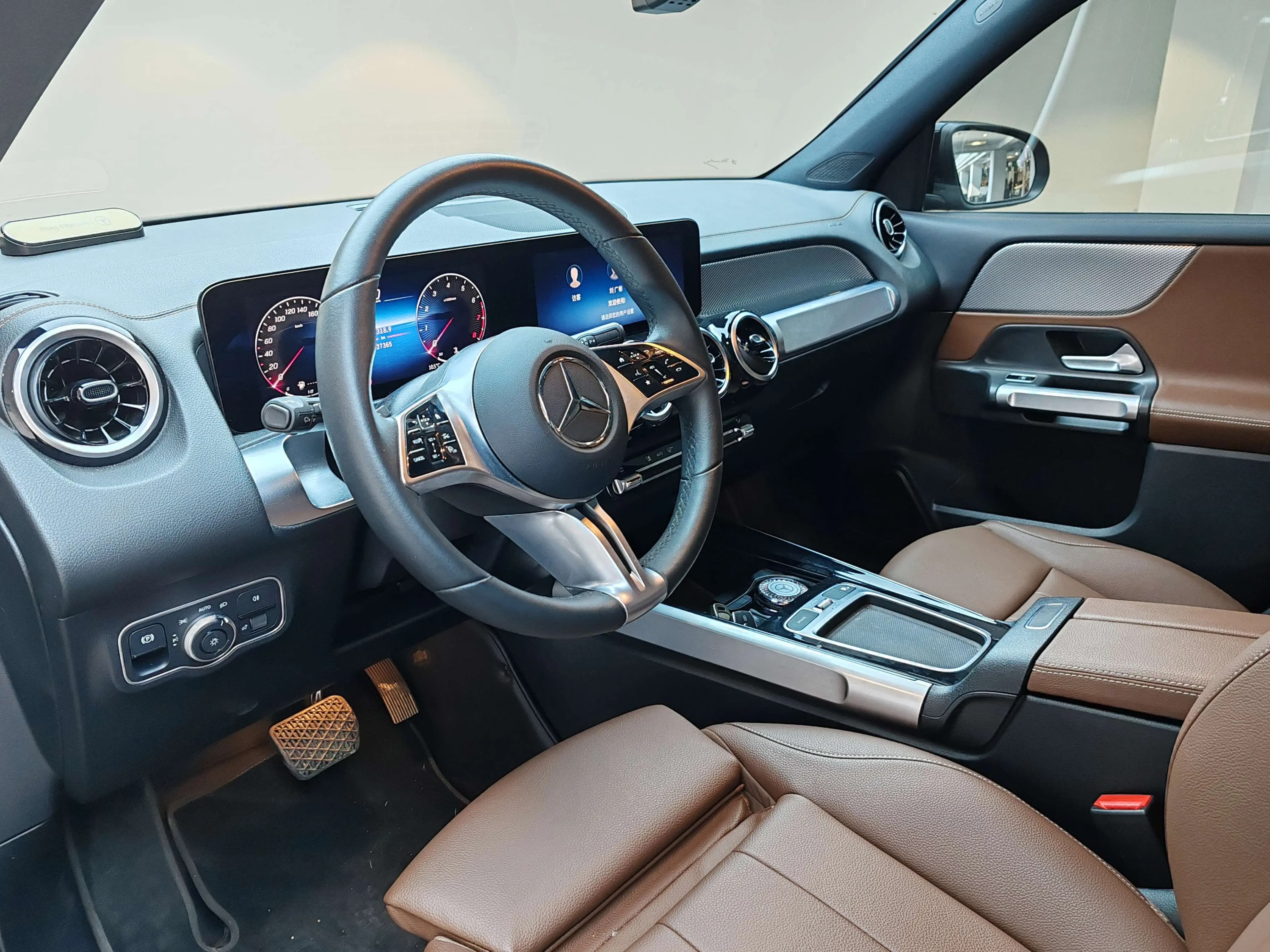 Mercedes-Benz GLB 2025 г. 27436 км. — фото 9