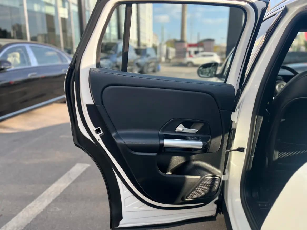 Mercedes-Benz GLA 2023 г. 45084 км. — фото 17