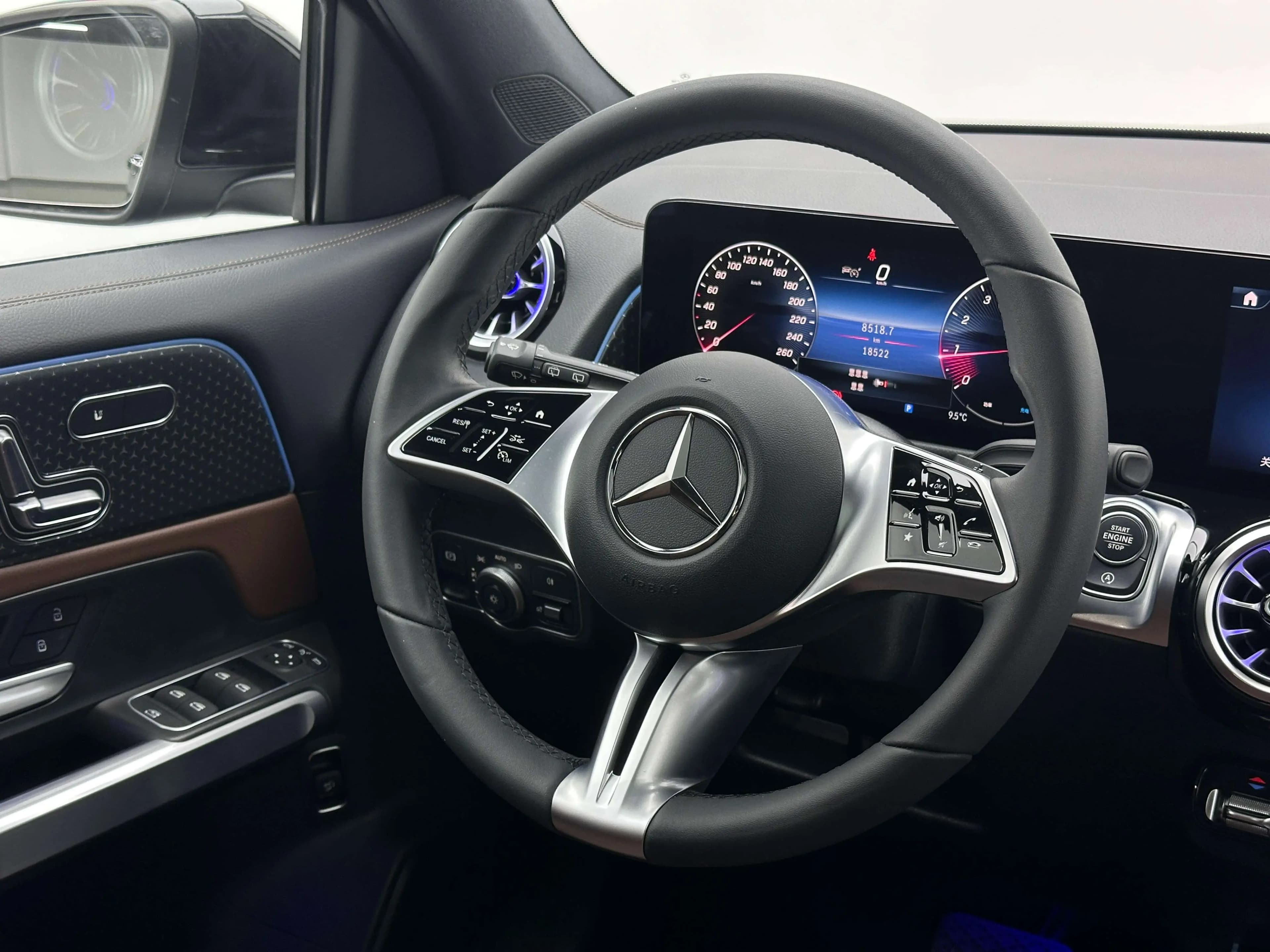 Mercedes-Benz GLB 2024 г. 18038 км. — фото 17