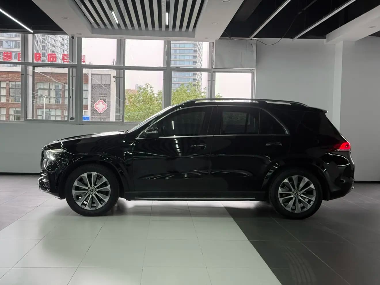 Mercedes-Benz GLE 2022 г. 50071 км. — фото 4
