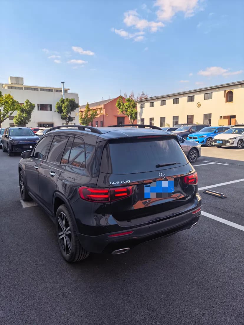 Mercedes-Benz GLB 2024 г. 17140 км. — фото 4