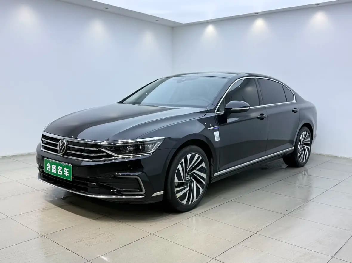 Volkswagen Magotan PHEV 2022 г. 115028 км.