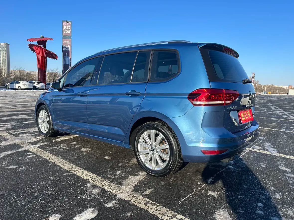 Volkswagen Touran L 2021 г. 28078 км. — фото 2