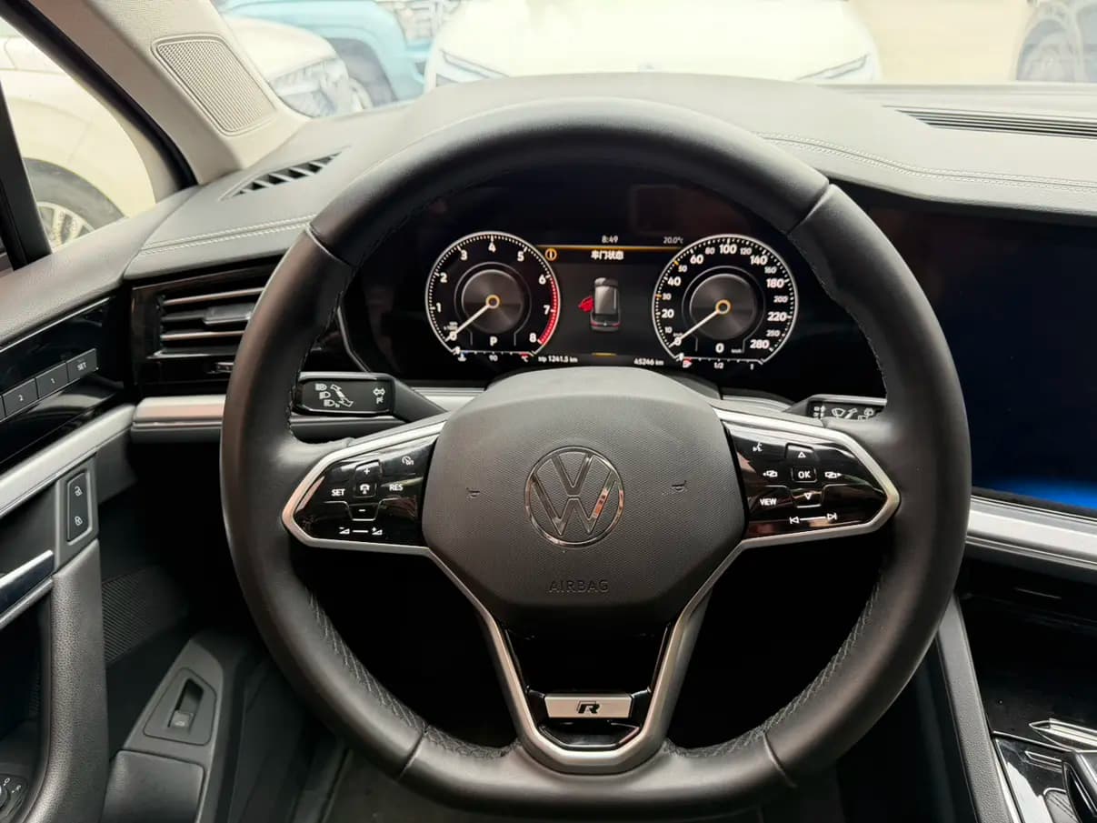 Volkswagen Touareg 2022 г. 46095 км. — фото 5