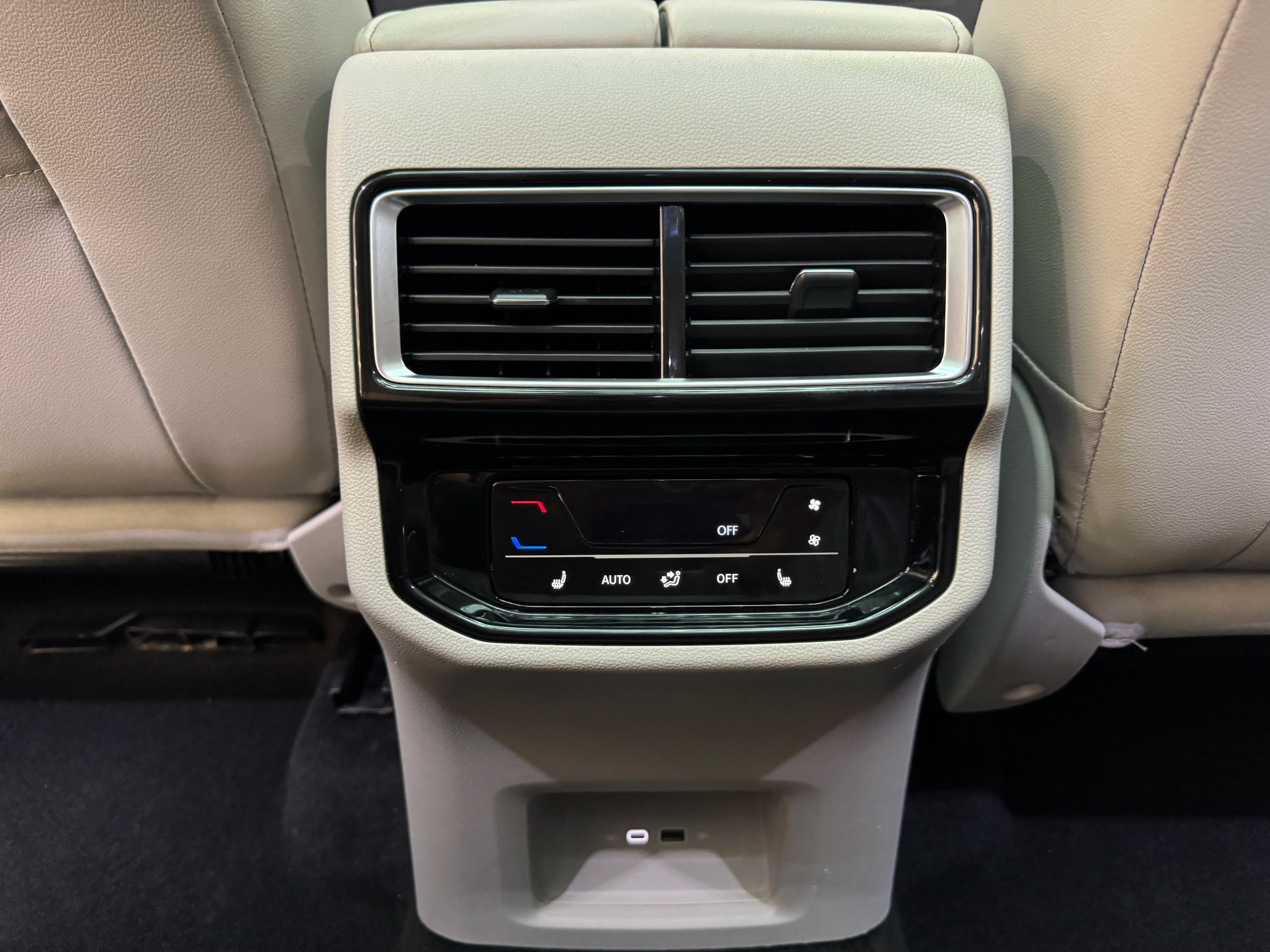 Volkswagen Teramont 2023 г. 44628 км. — фото 15