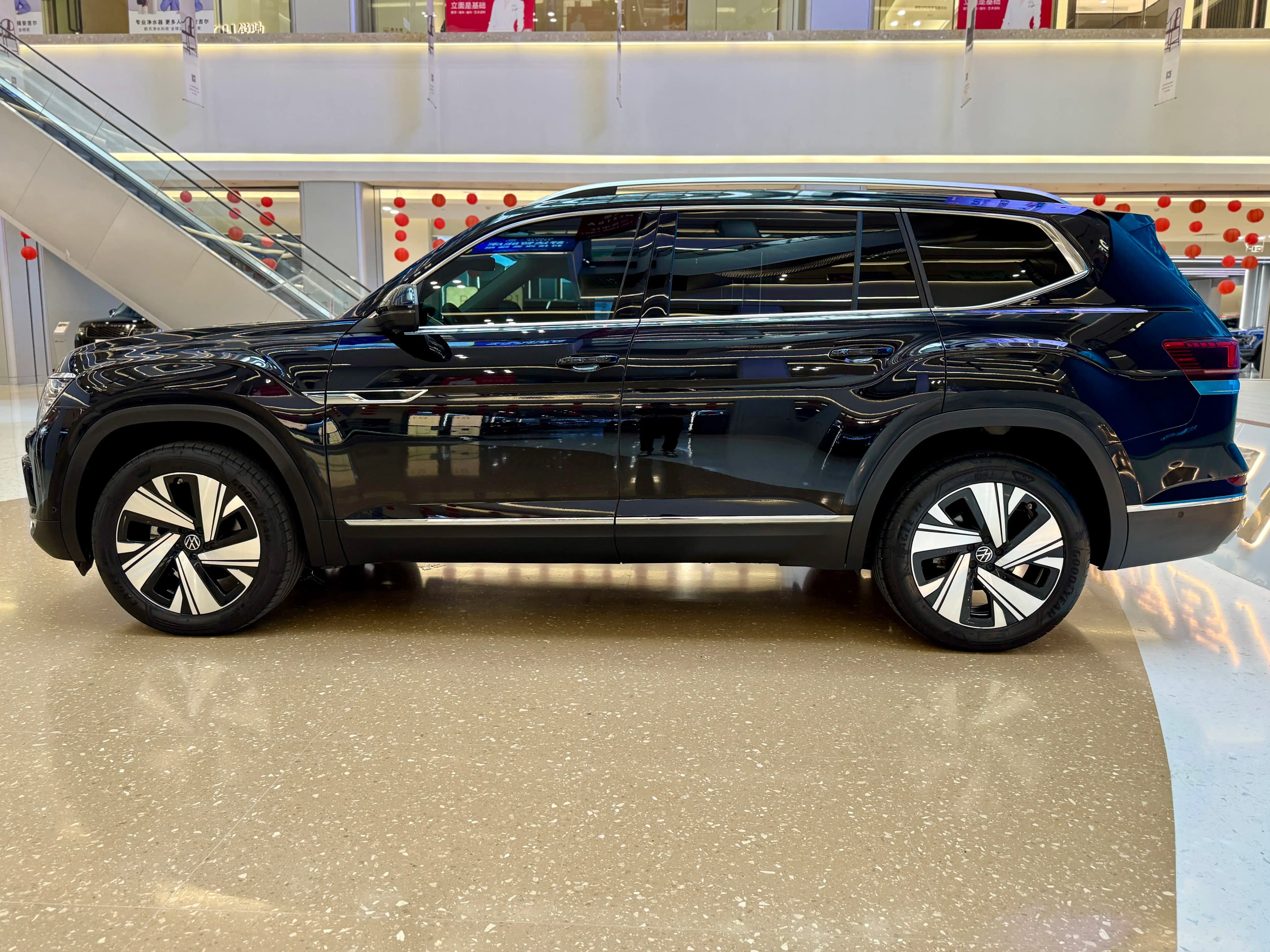 Volkswagen Teramont 2023 г. 44628 км. — фото 4