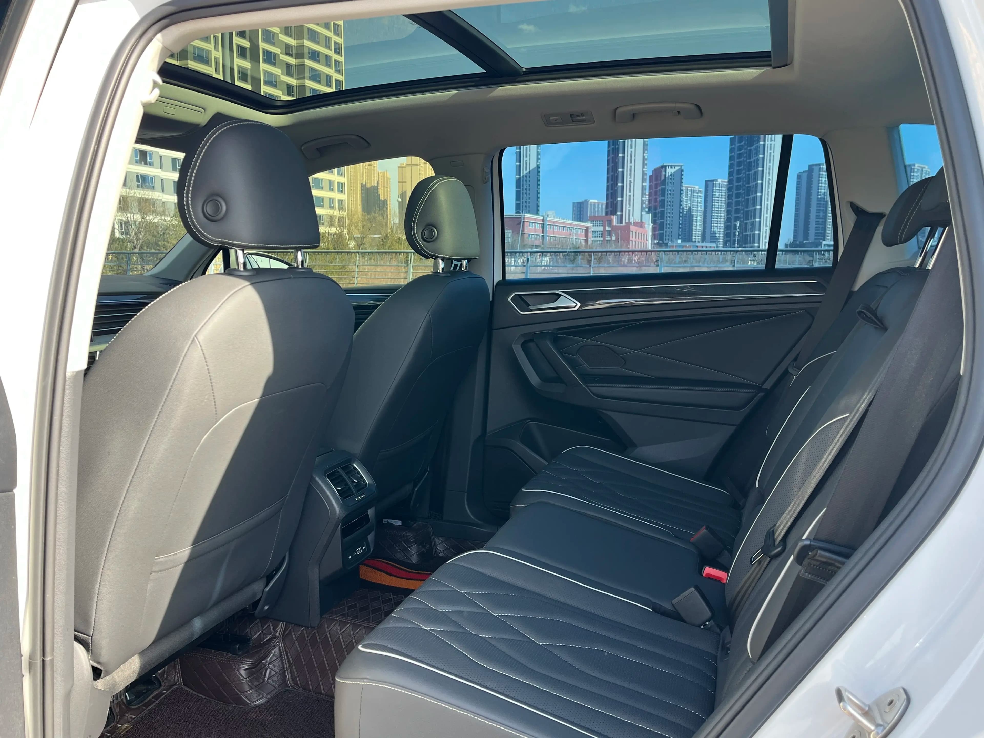 Volkswagen Tiguan L PHEV 2022 г. 63069 км. — фото 8