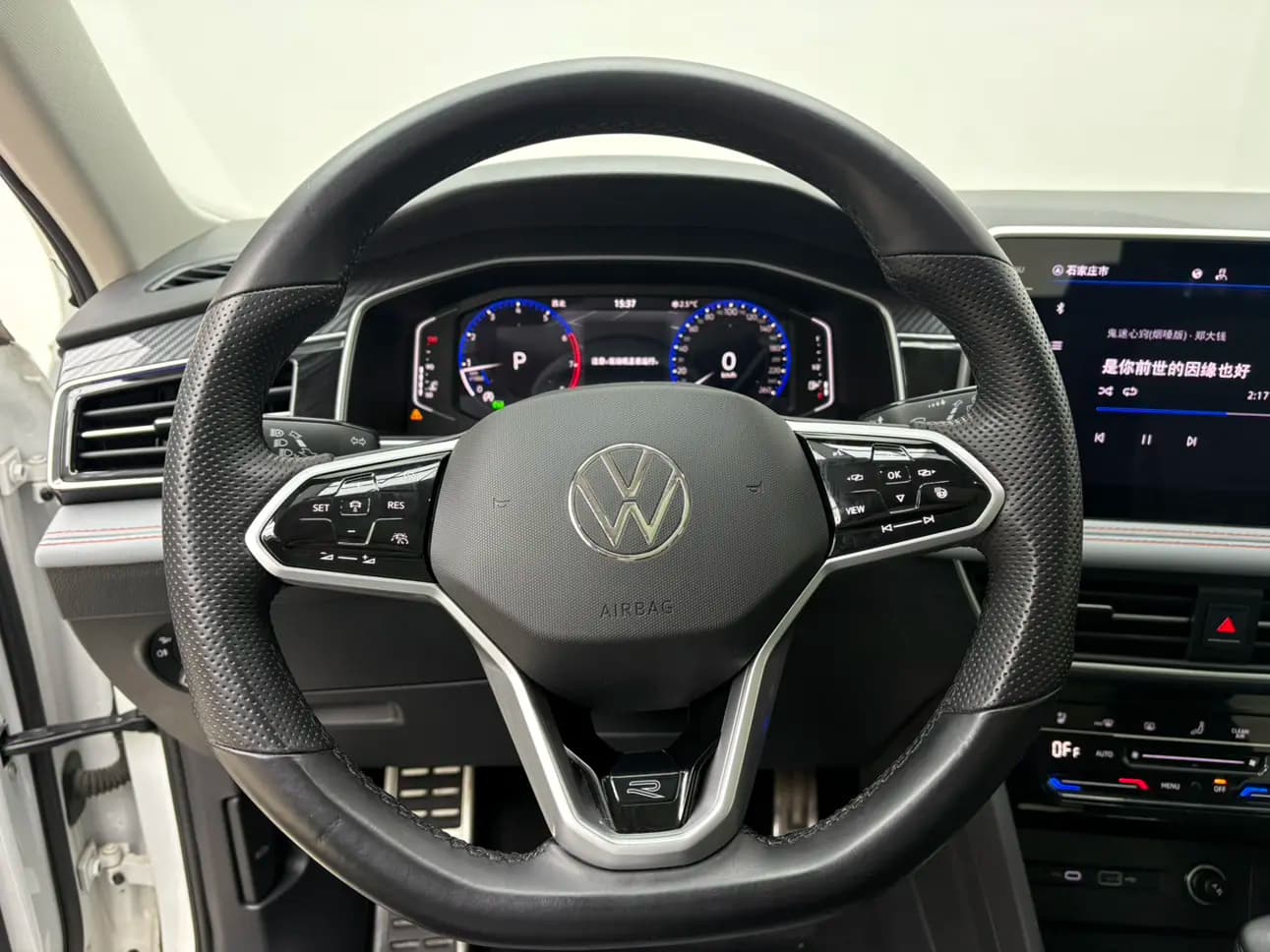 Volkswagen Tiguan L 2023 г. 39070 км. — фото 12