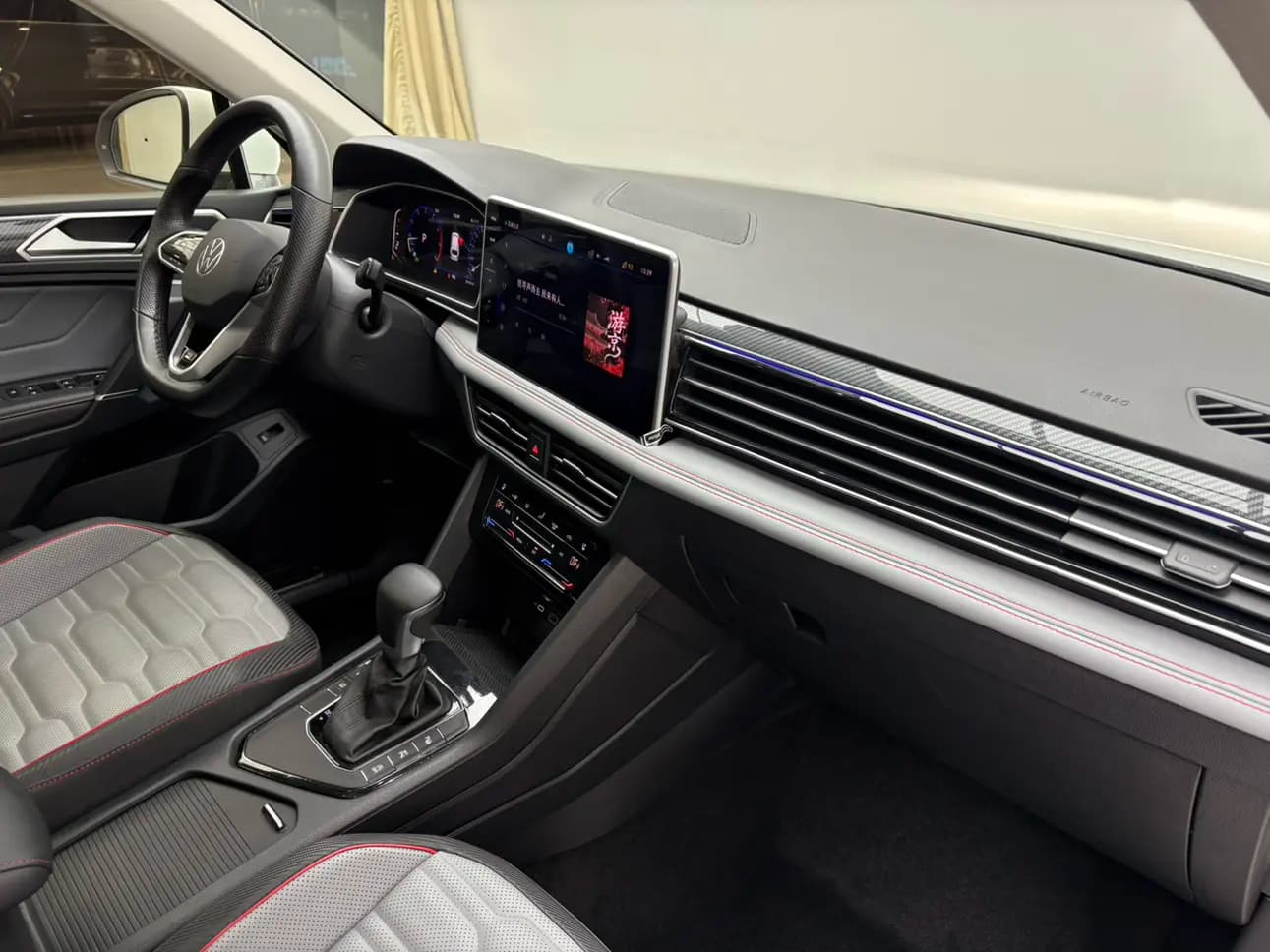 Volkswagen Tiguan L 2023 г. 39070 км. — фото 14