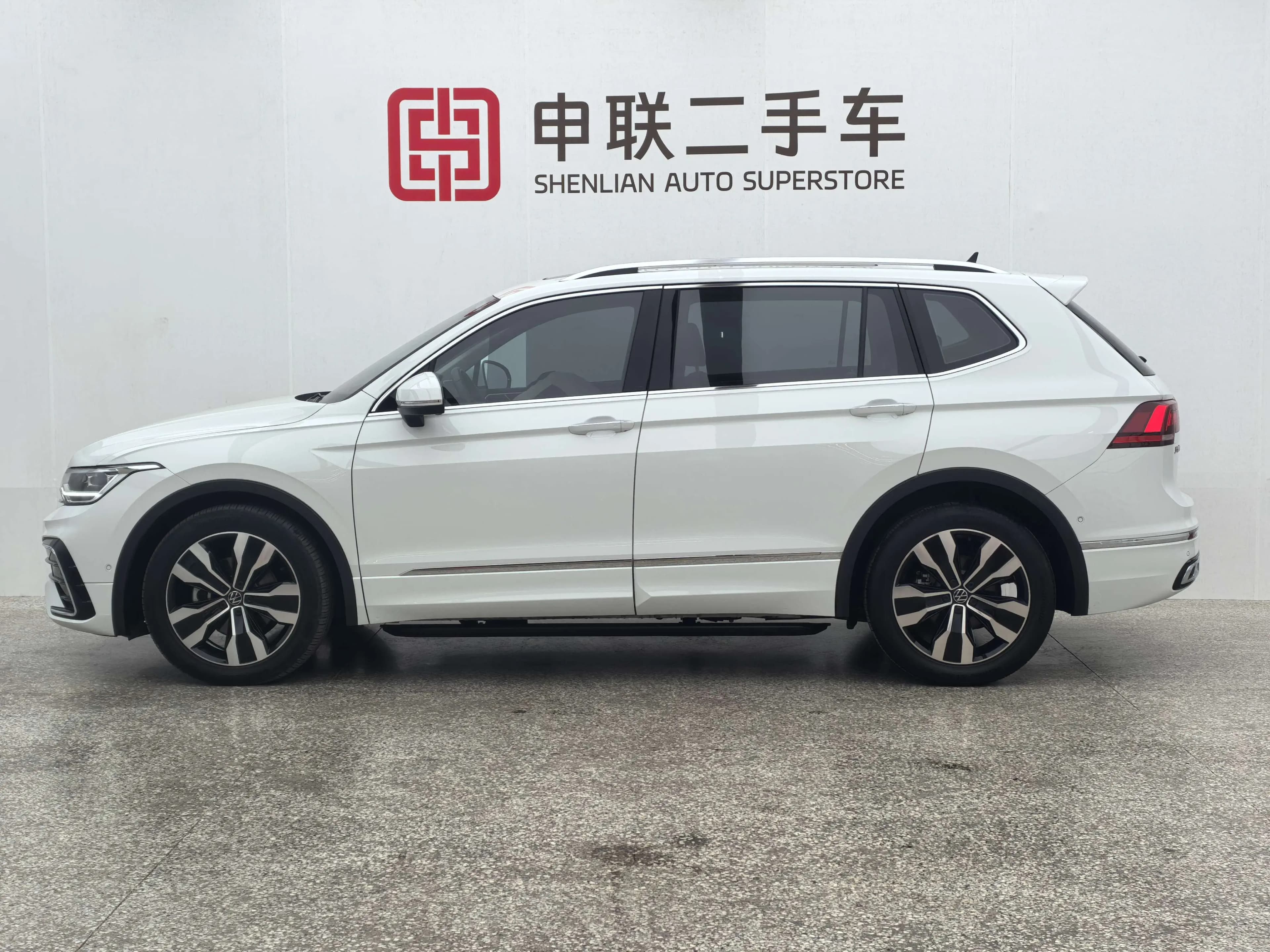 Volkswagen Tiguan L 2024 г. 8271 км. — фото 3