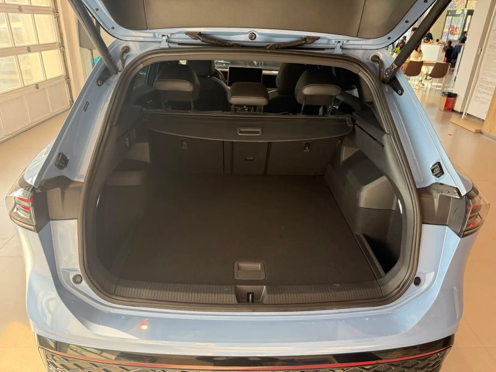 Volkswagen Tiguan L 2024 г. 14072 км. — фото 12