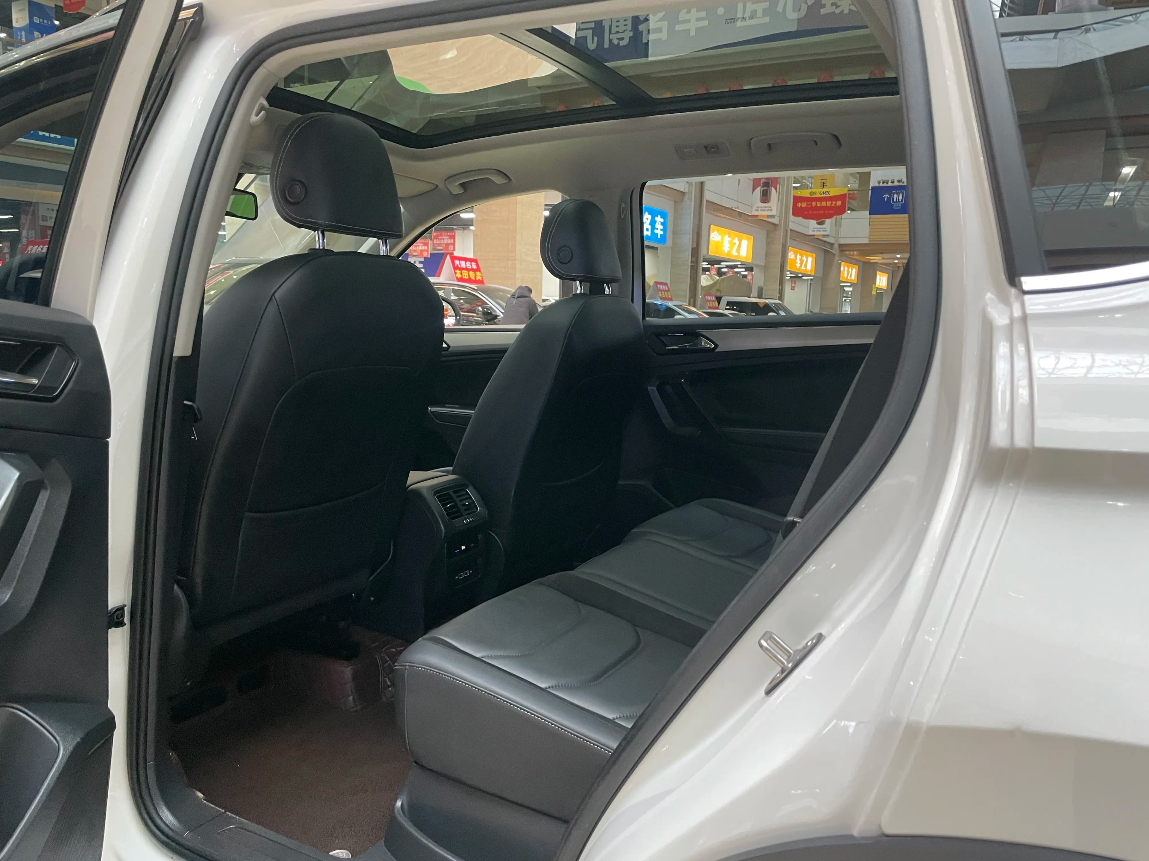 Volkswagen Tiguan L 2021 г. 42073 км. — фото 15