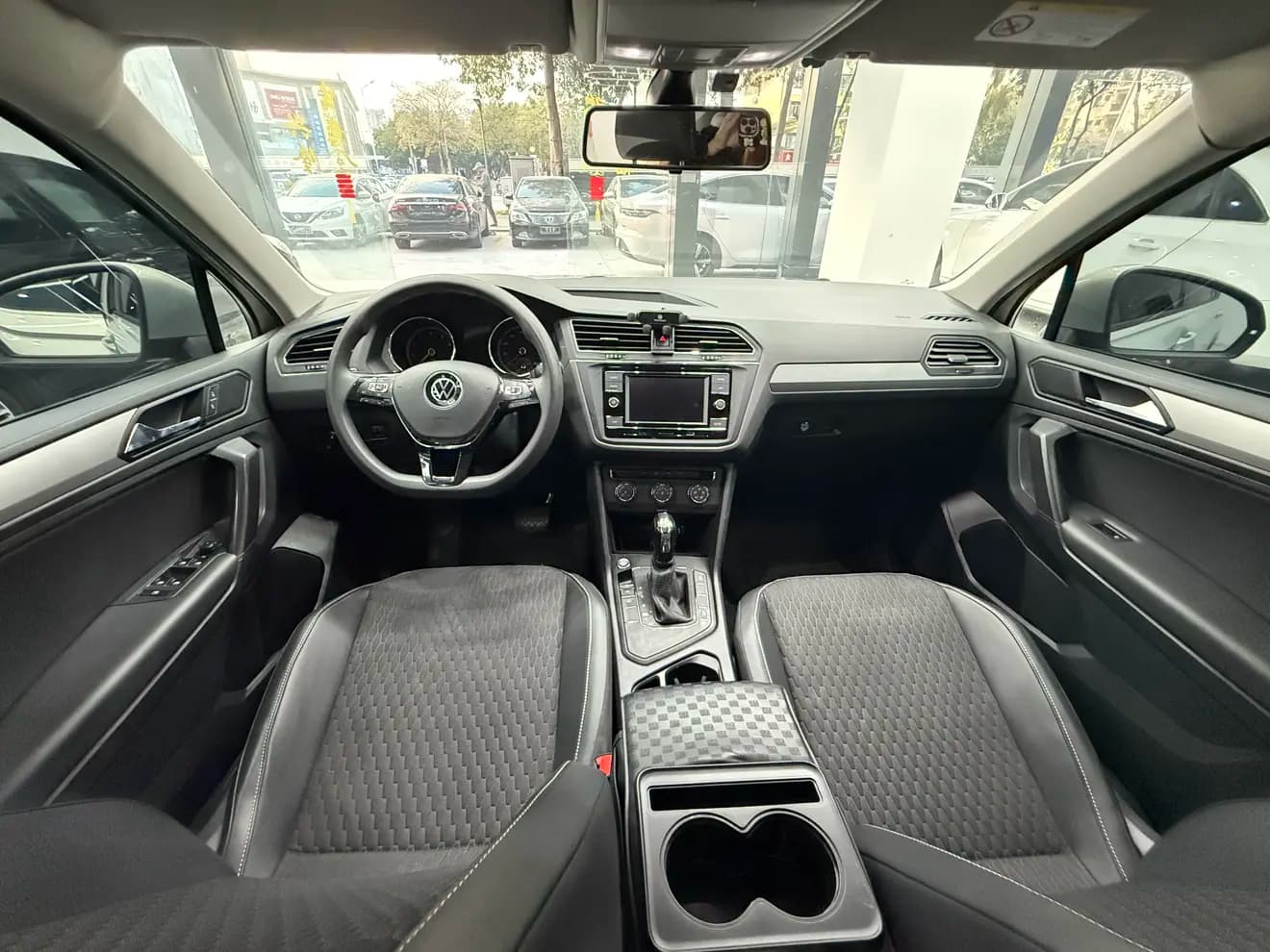 Volkswagen Tiguan L 2021 г. 106074 км. — фото 16