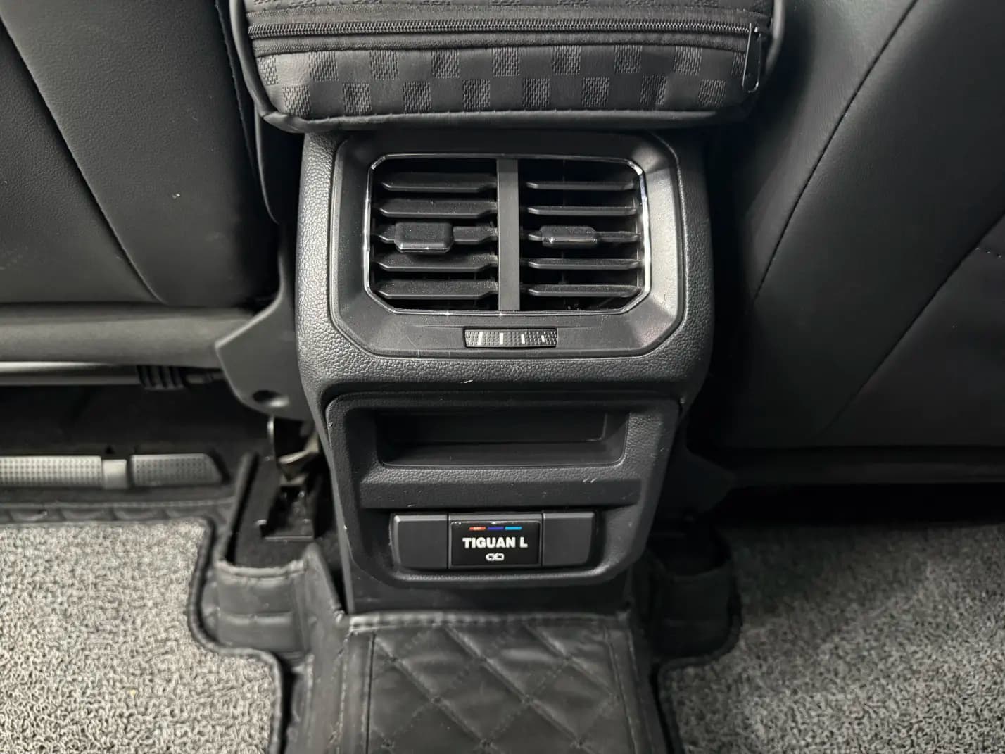 Volkswagen Tiguan L 2021 г. 106074 км. — фото 9