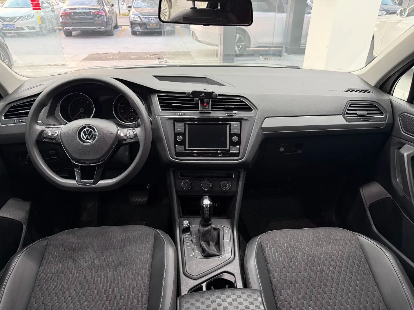 Volkswagen Tiguan L 2021 г. 106074 км. — фото 10