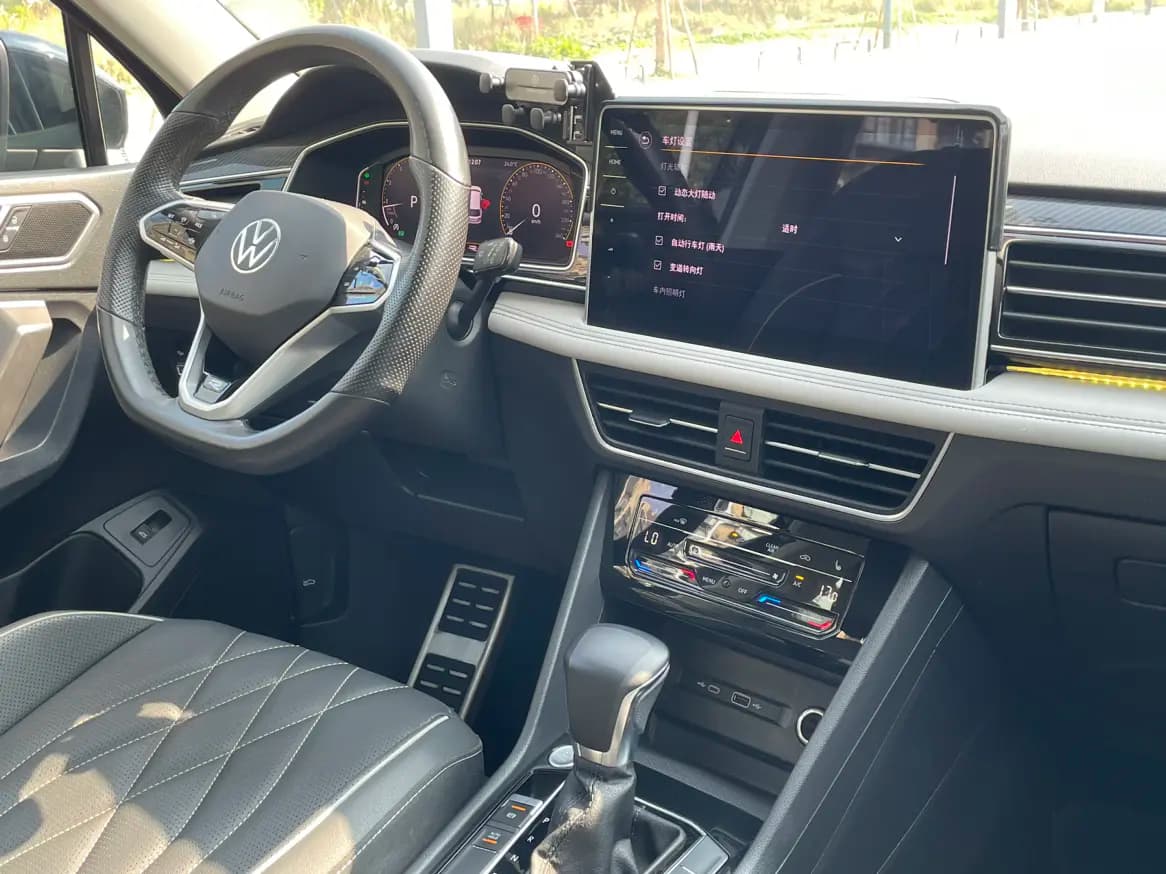 Volkswagen Tiguan L 2021 г. 50076 км. — фото 17