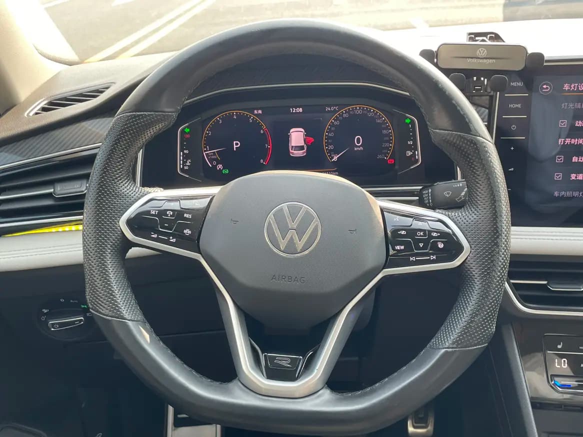 Volkswagen Tiguan L 2021 г. 50076 км. — фото 18