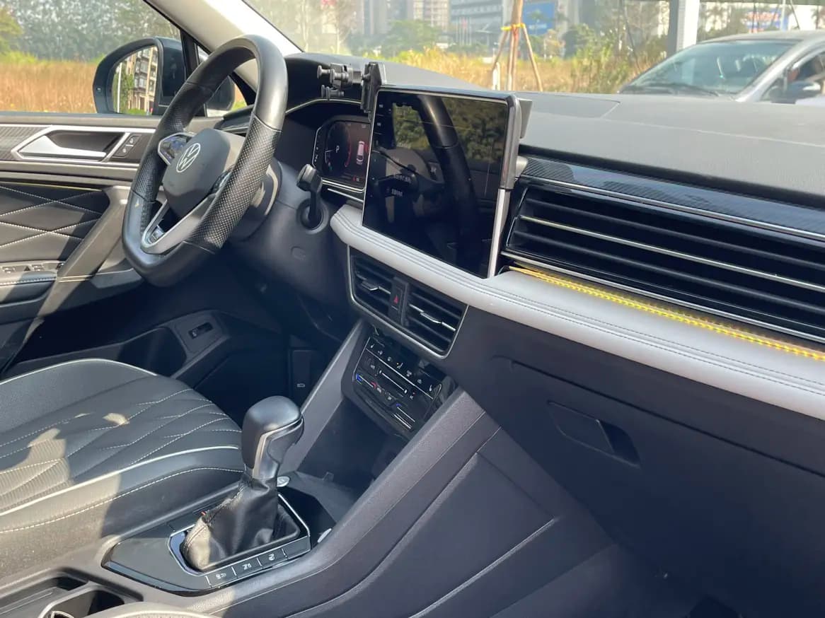 Volkswagen Tiguan L 2021 г. 50076 км. — фото 19