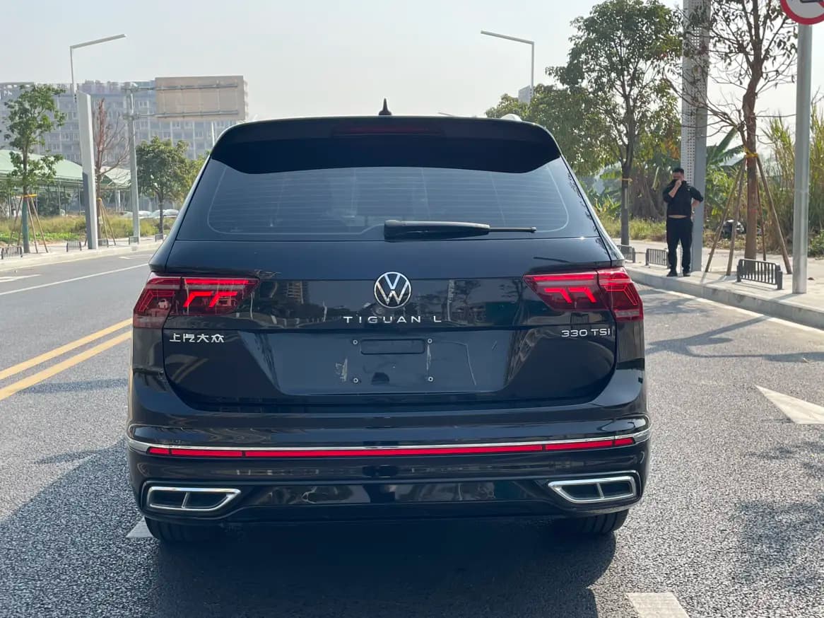 Volkswagen Tiguan L 2021 г. 50076 км. — фото 4