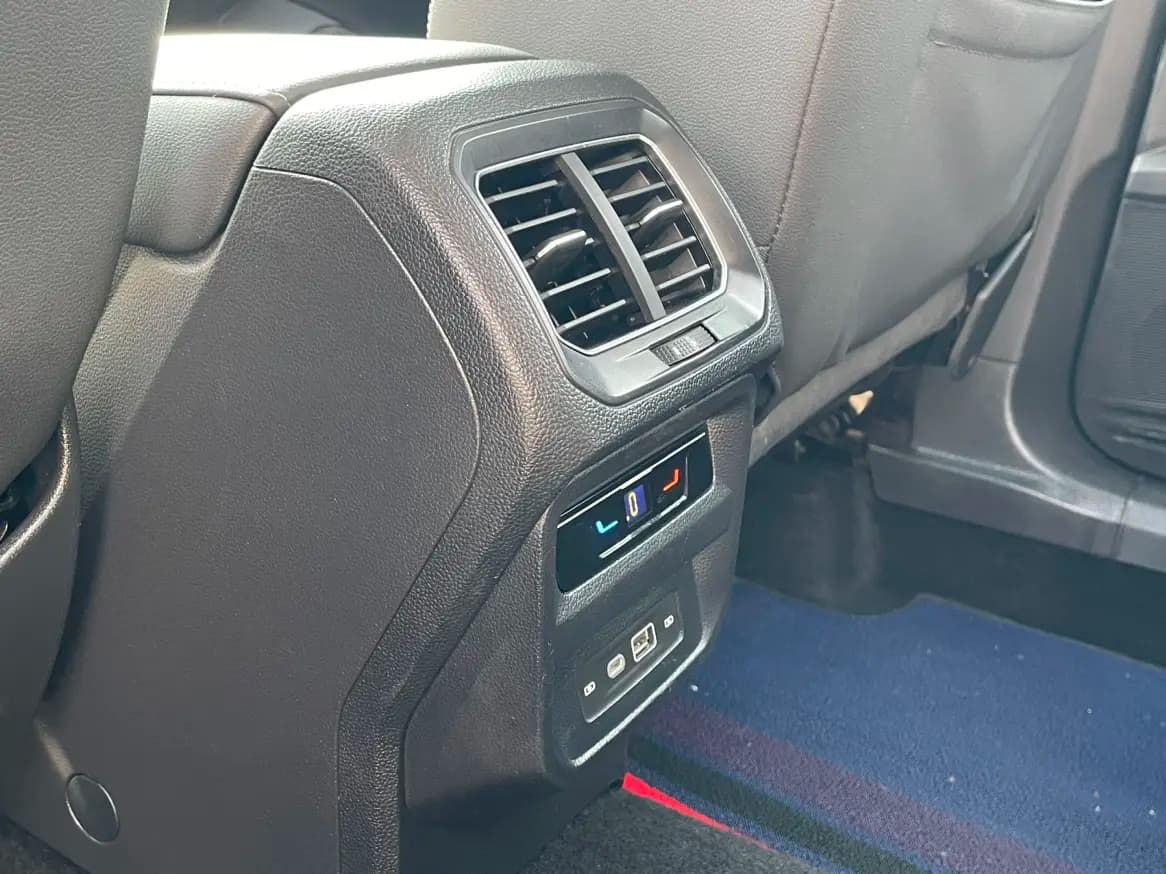 Volkswagen Tiguan L 2021 г. 50076 км. — фото 10