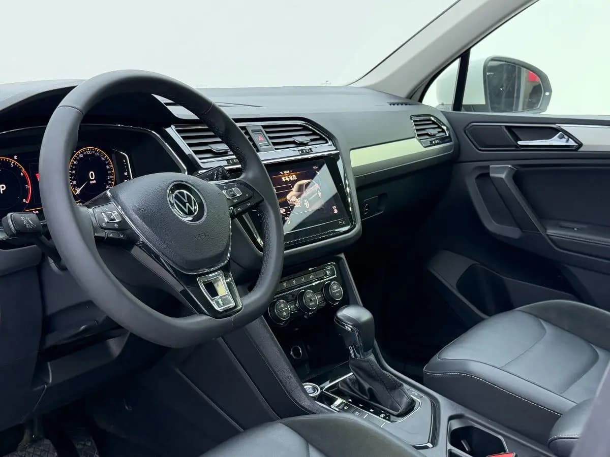 Volkswagen Tiguan L 2021 г. 51077 км. — фото 11