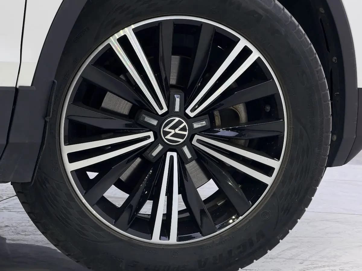 Volkswagen Tiguan L 2021 г. 51077 км. — фото 10