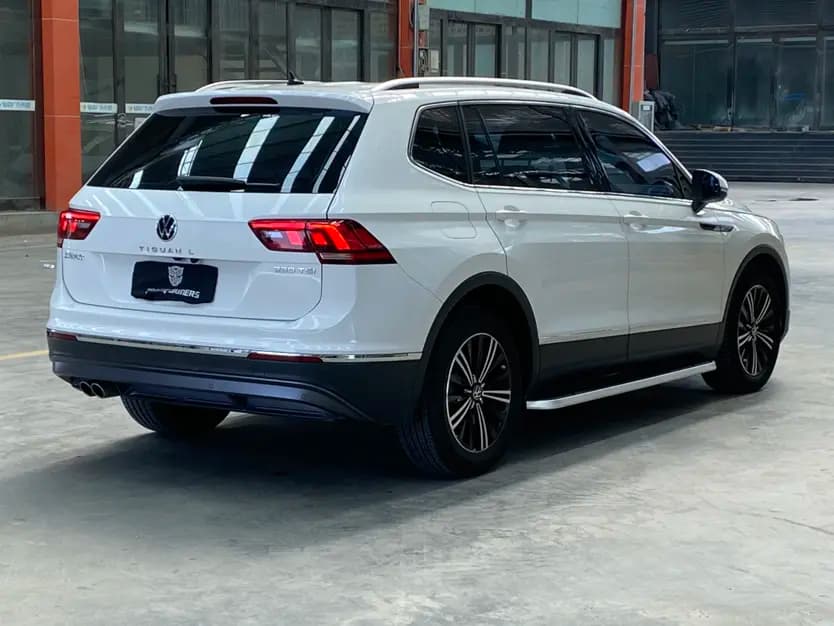 Volkswagen Tiguan L 2021 г. 49078 км. — фото 5