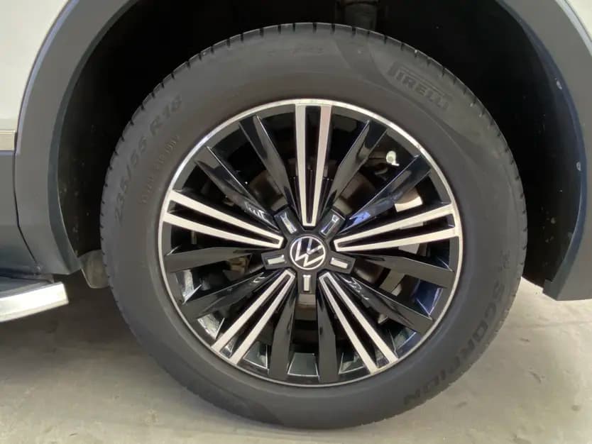 Volkswagen Tiguan L 2021 г. 49078 км. — фото 6