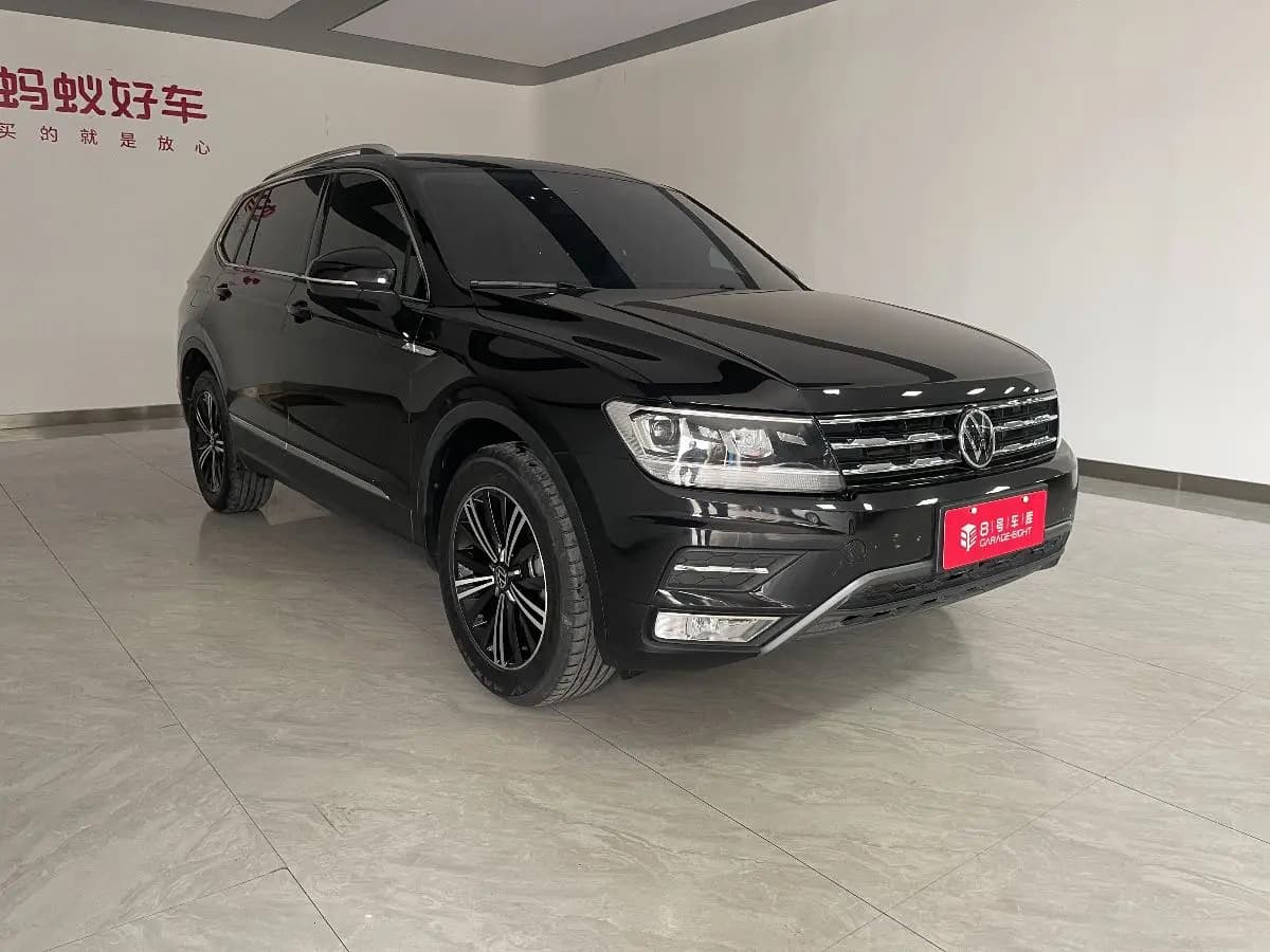 Volkswagen Tiguan L 2021 г. 67080 км. — фото 3